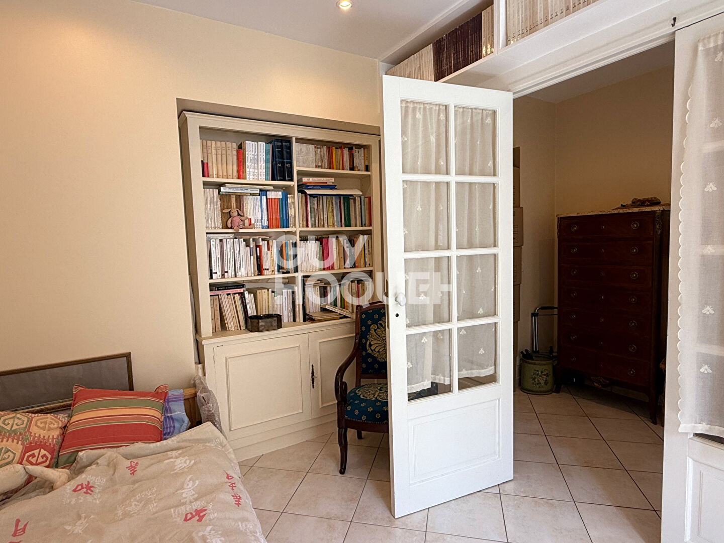 Trois pièces, esprit loft à  5 min de la gare des Chantiers et 10 min de la gare Versailles Rive Gauche