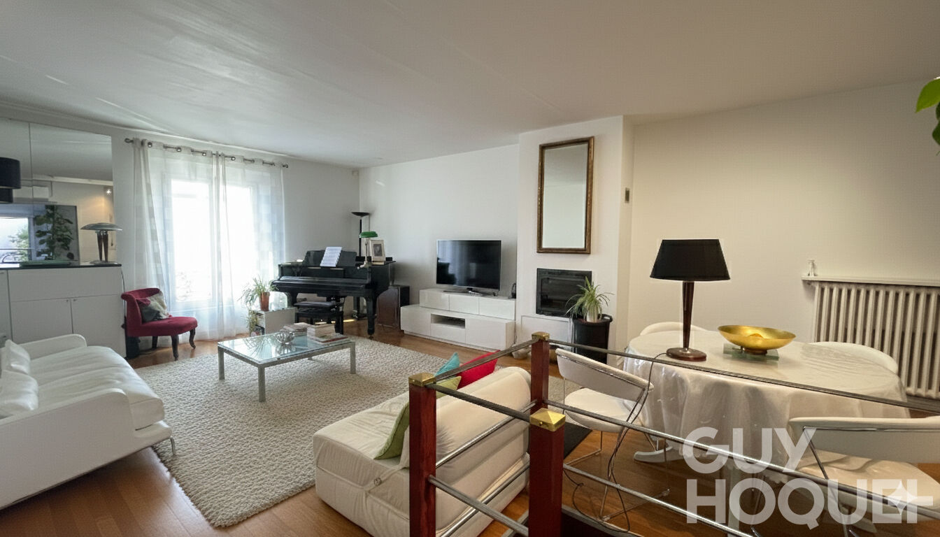 Dernier étage 60 m2 avec extérieur 3 pièces avec extérieur comme une maison, centre-ville de La Rochelle