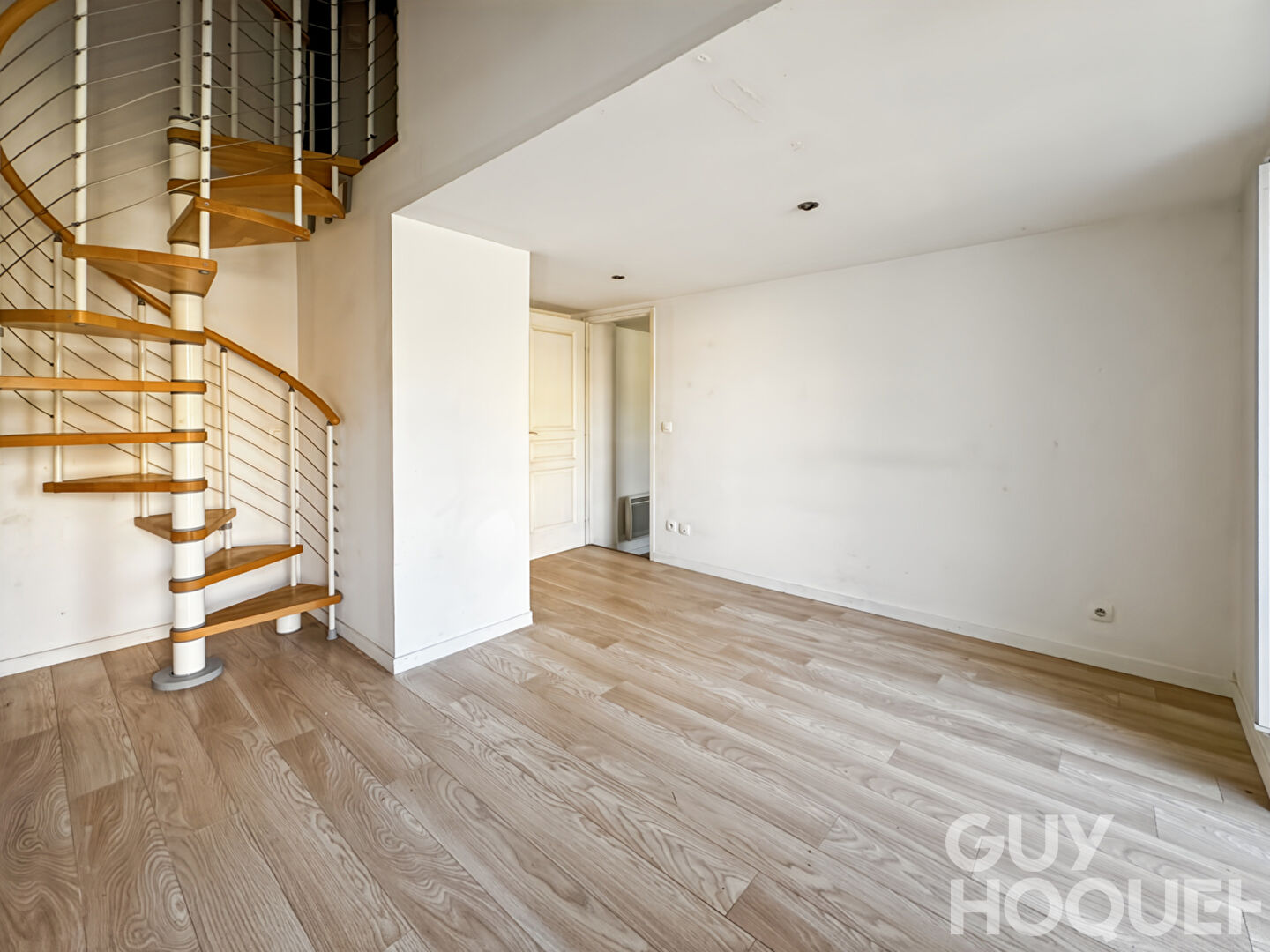 Duplex en dernier étage / quartier Chantiers - Mairie