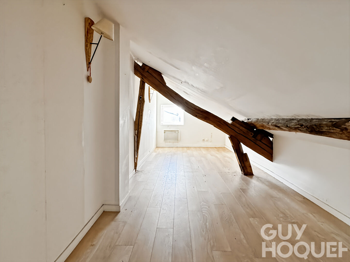 Duplex en dernier étage / quartier Chantiers - Mairie