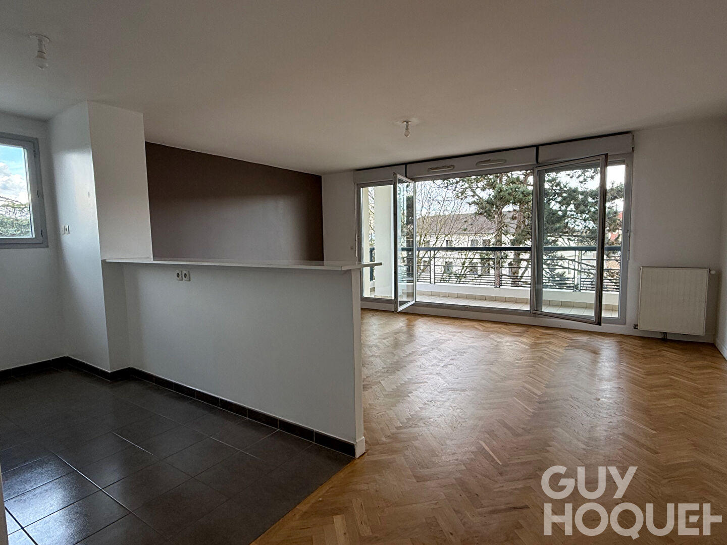 Versailles Montreuil 3 pièces de 75 m² avec deux balcons, parking et DPE C