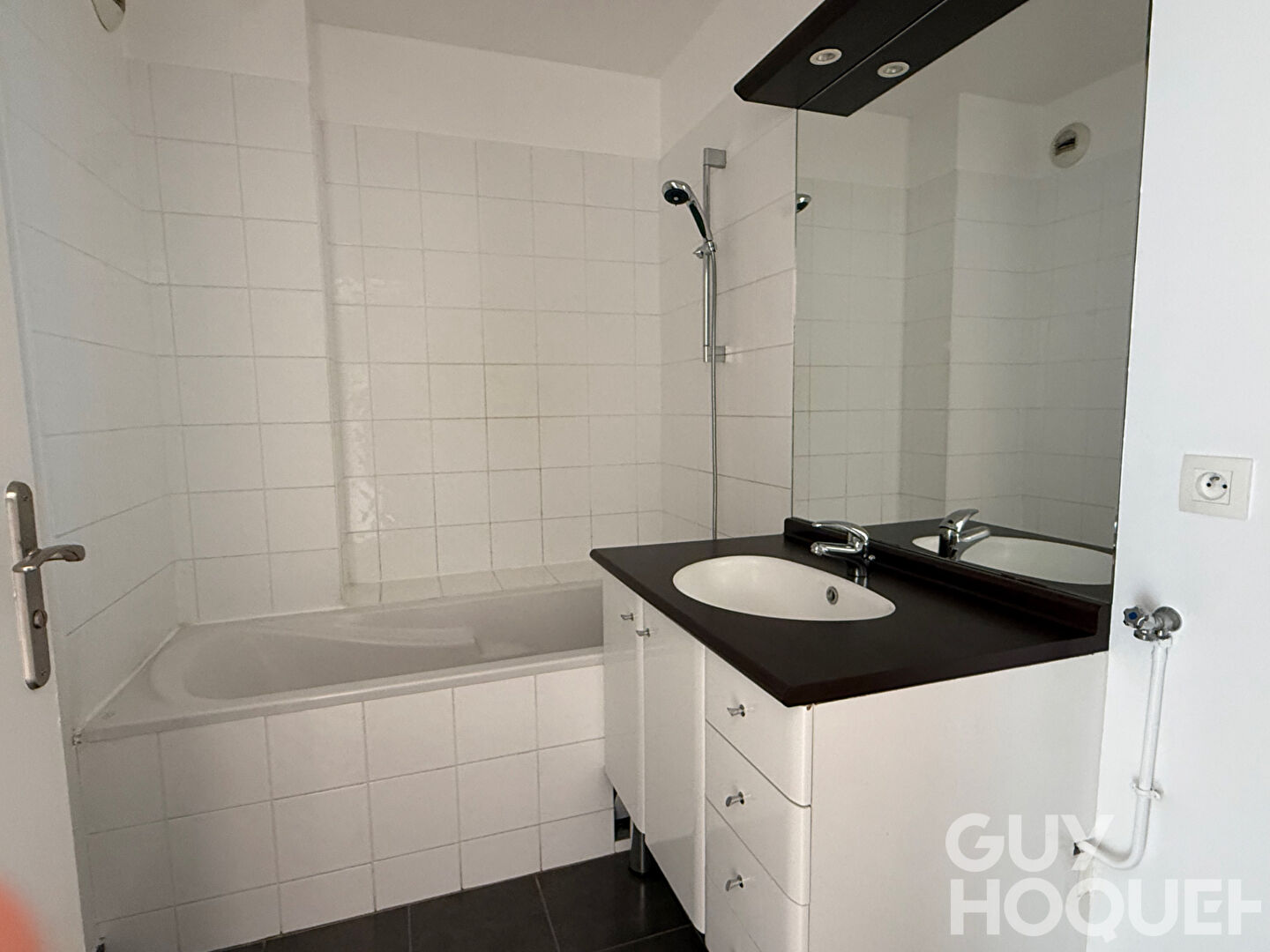 Versailles Montreuil - Appartement 3 pièces 70 m² 3eme étage  Deux balcons Parking DPE C