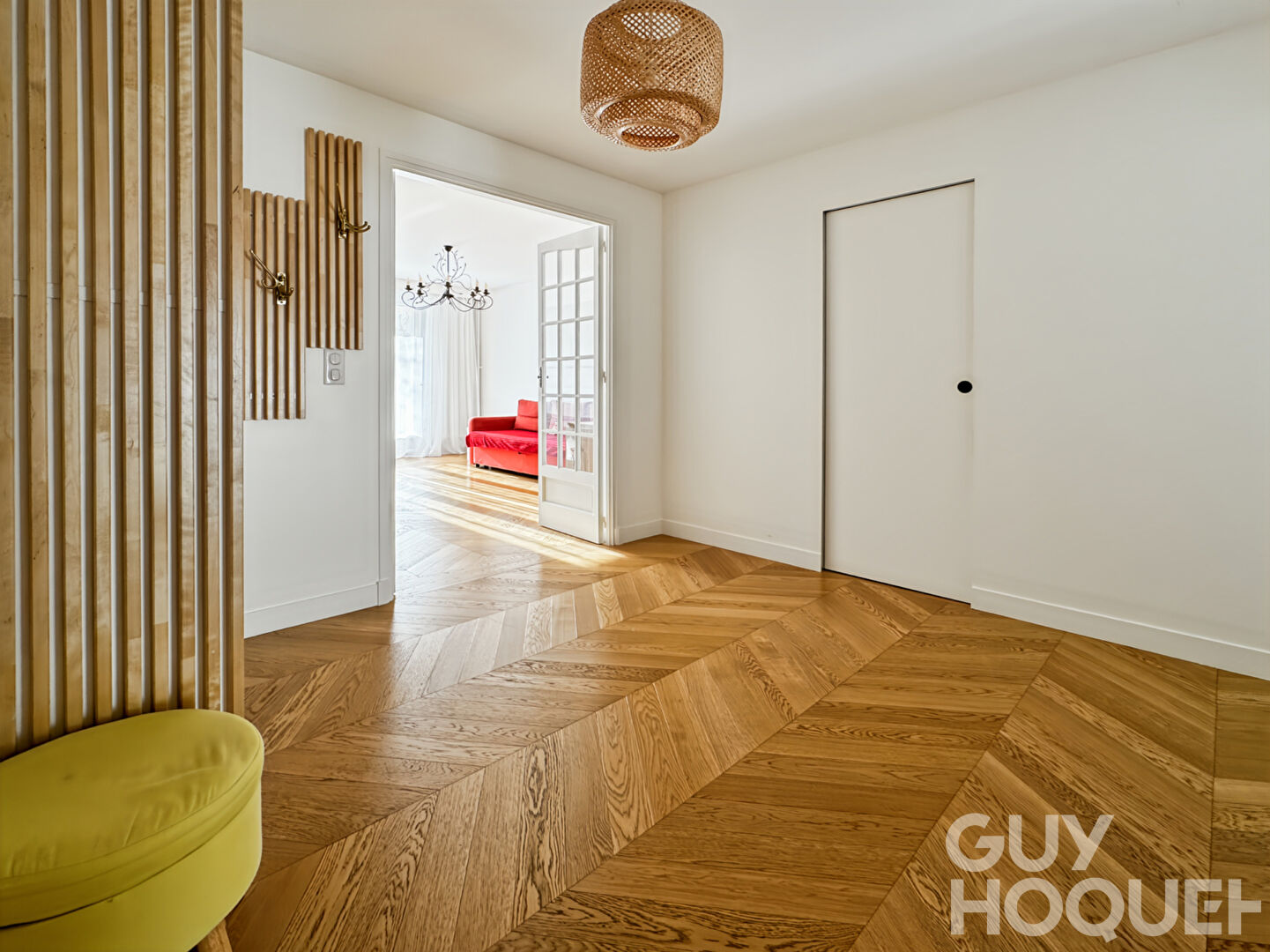 Terrasse - Parking -  Calme absolu - Vue verdoyante.