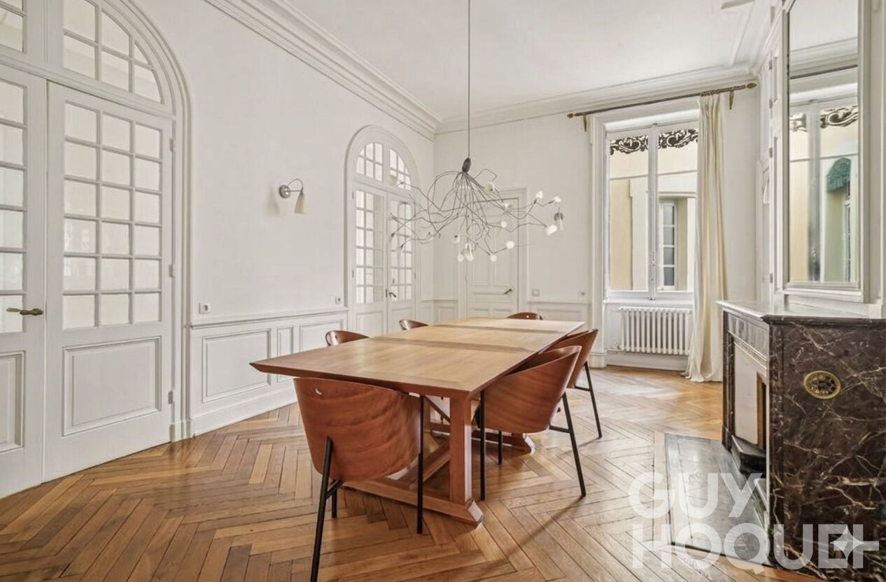 Appartement Versailles Notre-Dame 5 pièce(s) 145m2