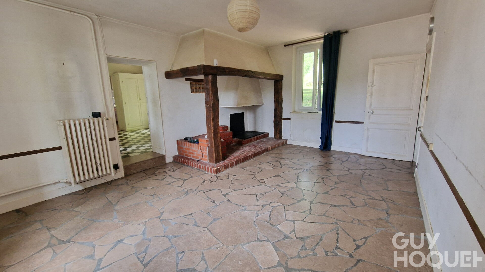 Maison au calme avec fort potentiel, emplacement recherché proche A13