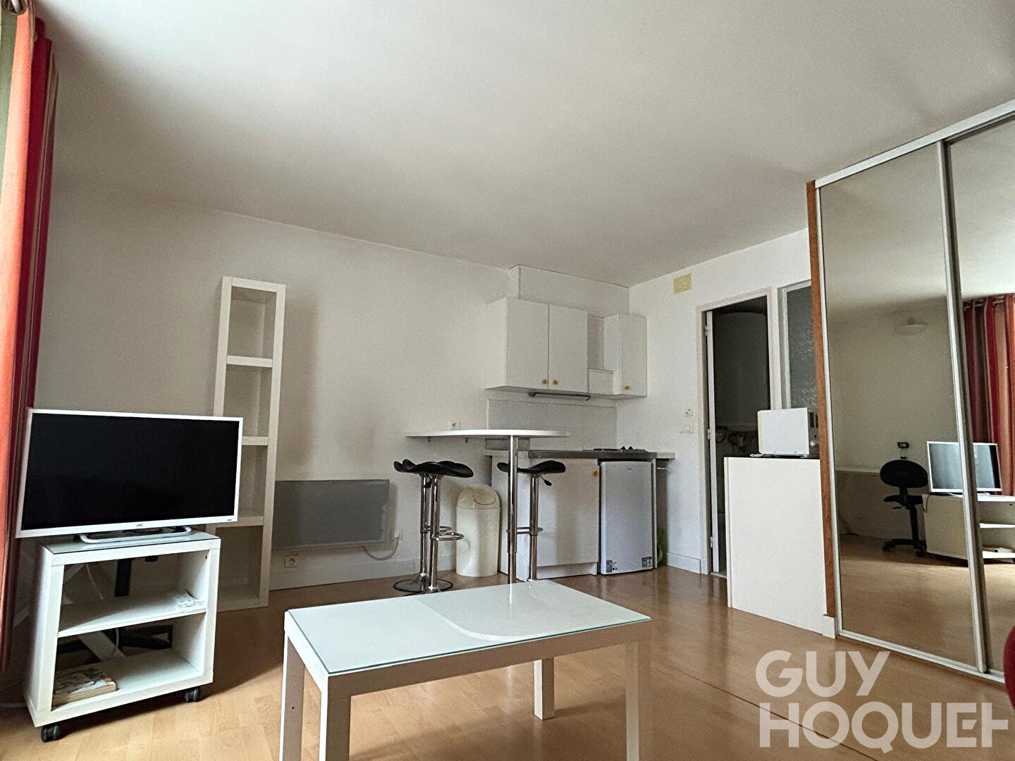 Deux pièces au calme hyper-centre de La Rochelle, à deux pas du Vieux-Port