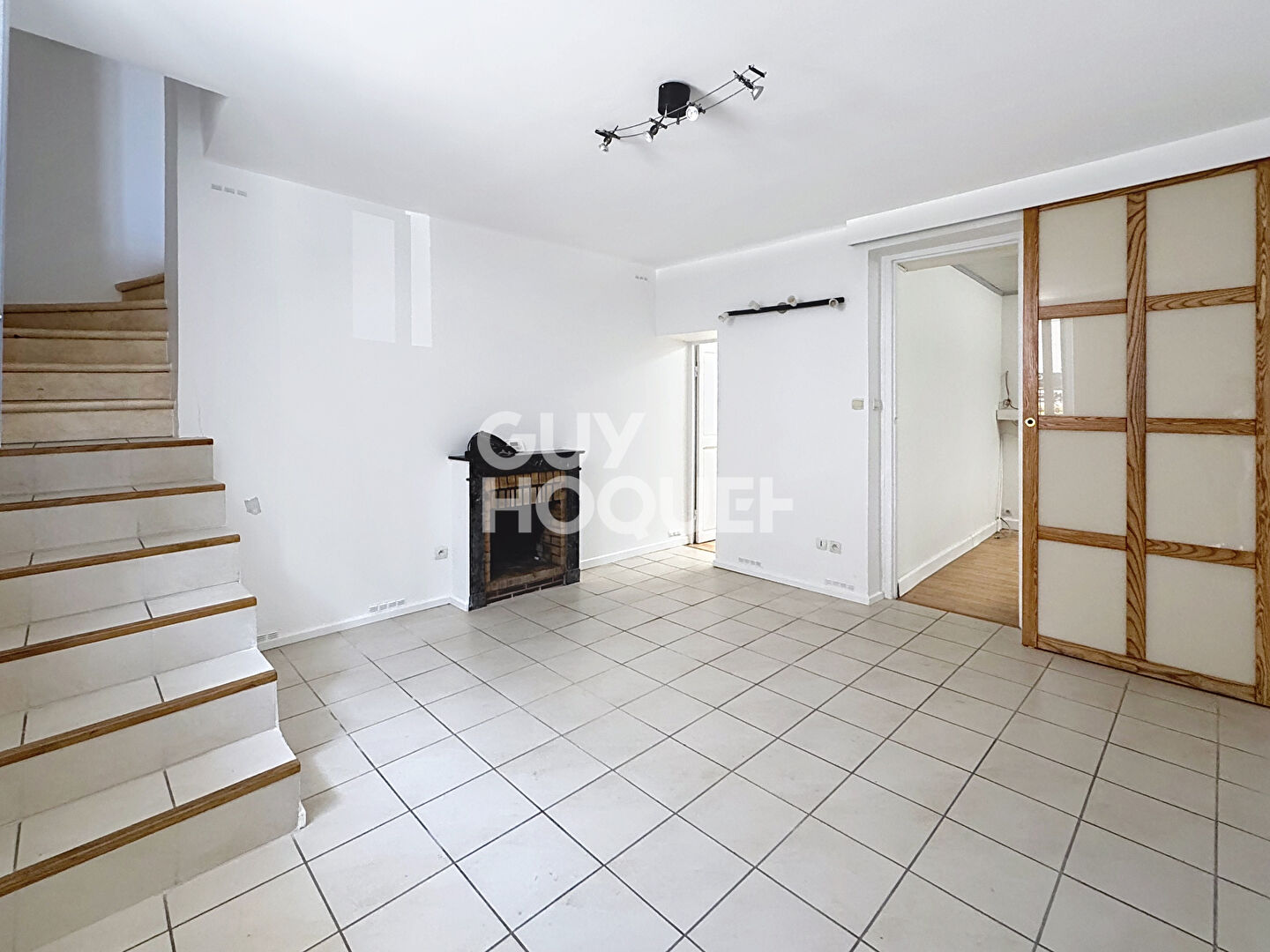 À VENDRE  Charmante maison de ville 2 chambres  / Versailles Jussieu