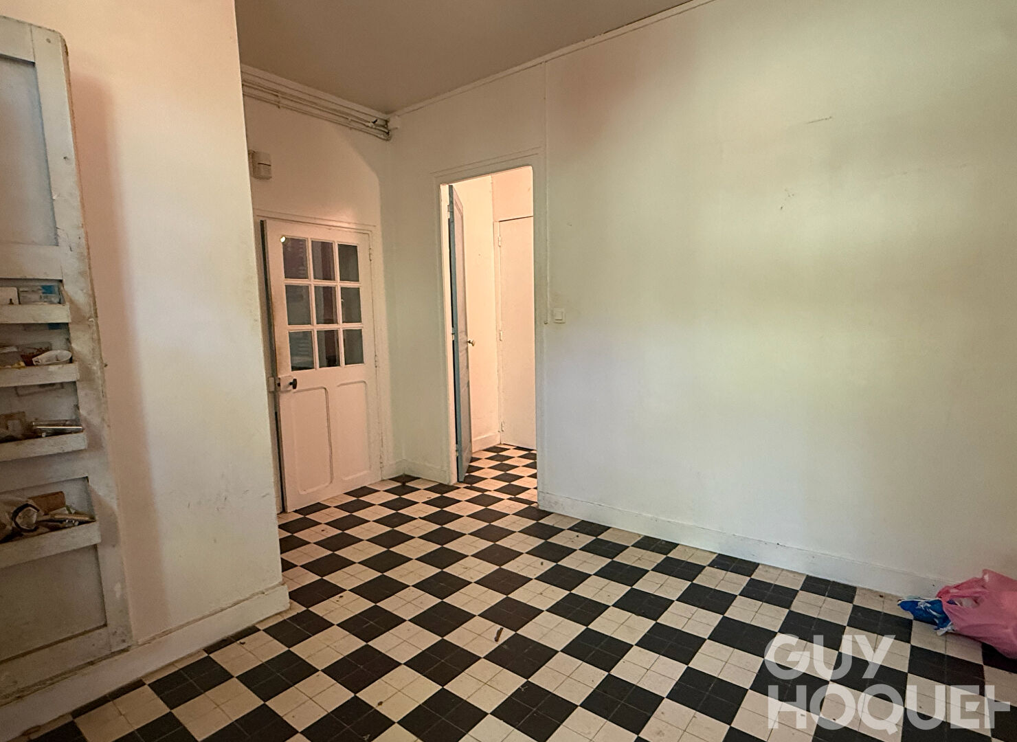 Maison avec jardin dans un cadre verdoyant