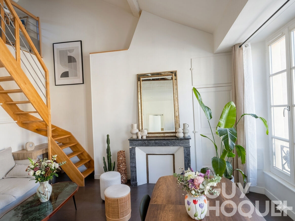 Versailles Notre-Dame Duplex de charme rénové avec mezzanine  73 m² au sol/43 m² Carrez