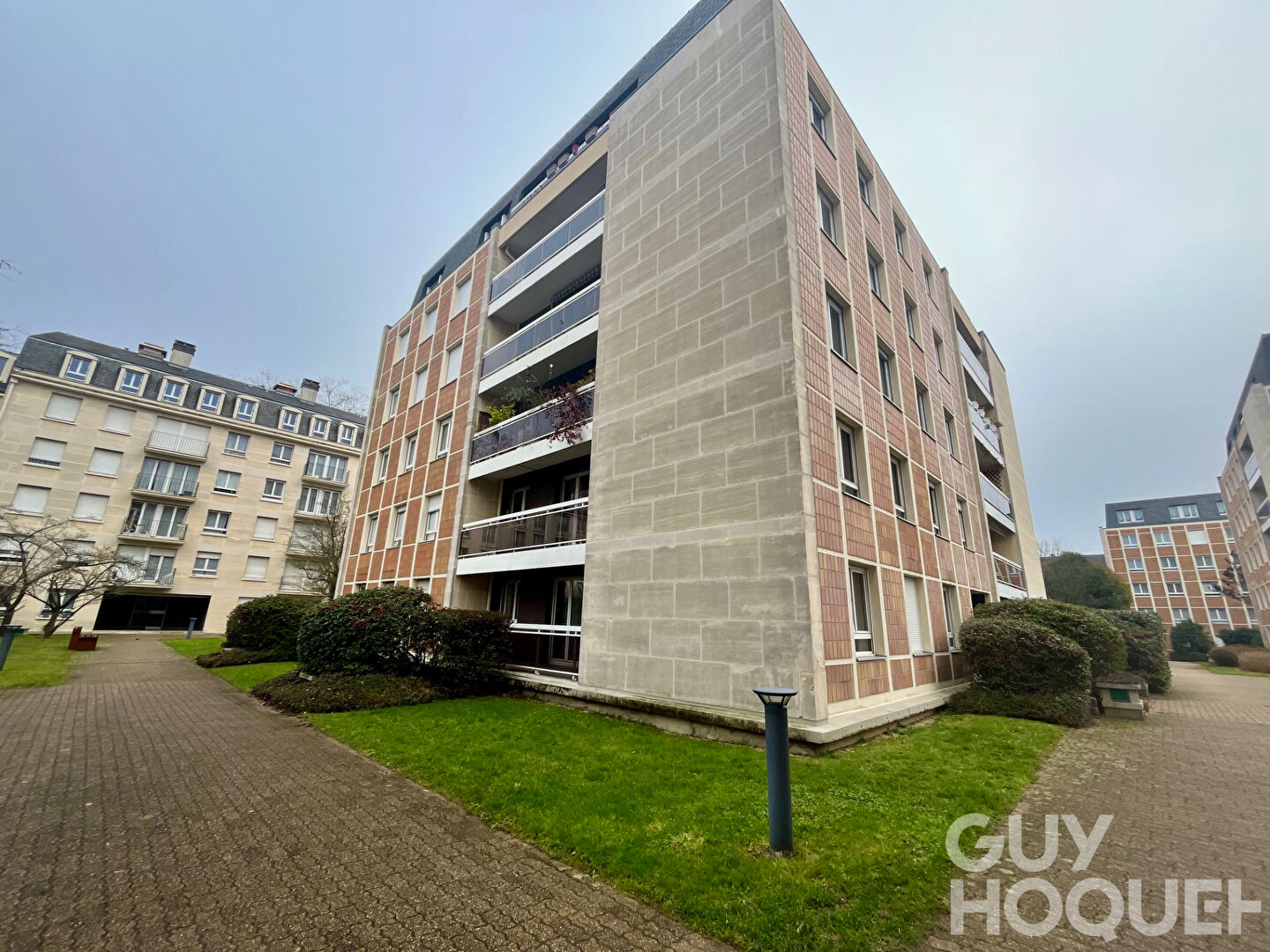 Appartement 5 pièces 98 m² à fort potentiel