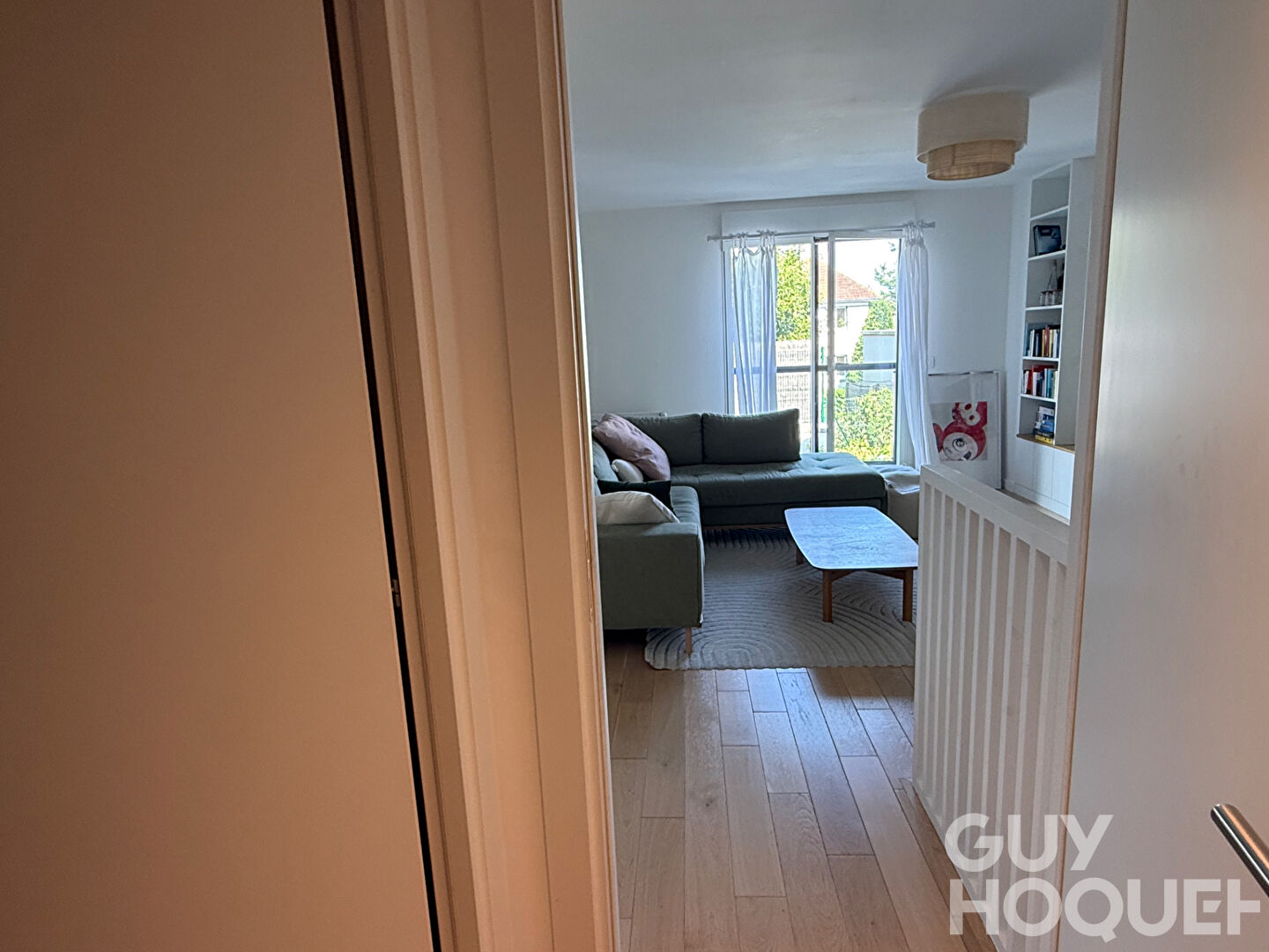Appartement  duplex 5 pièce(s) 104 m2 avec terrasse