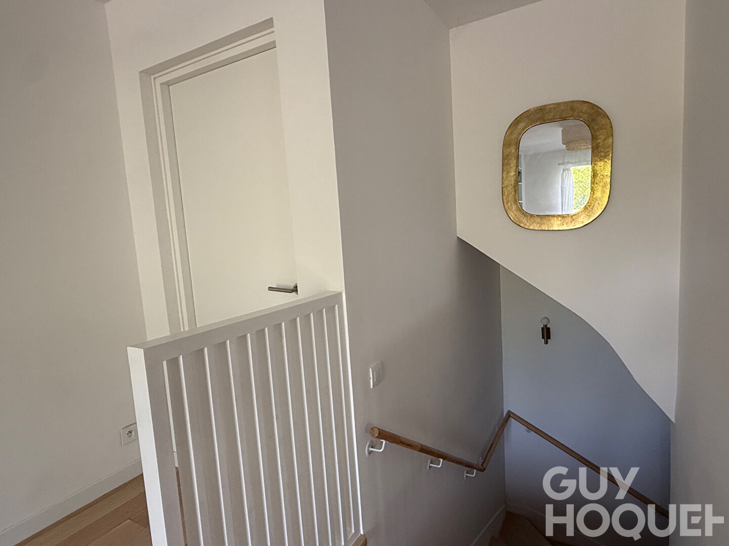 Appartement  duplex 5 pièce(s) 104 m2 avec terrasse