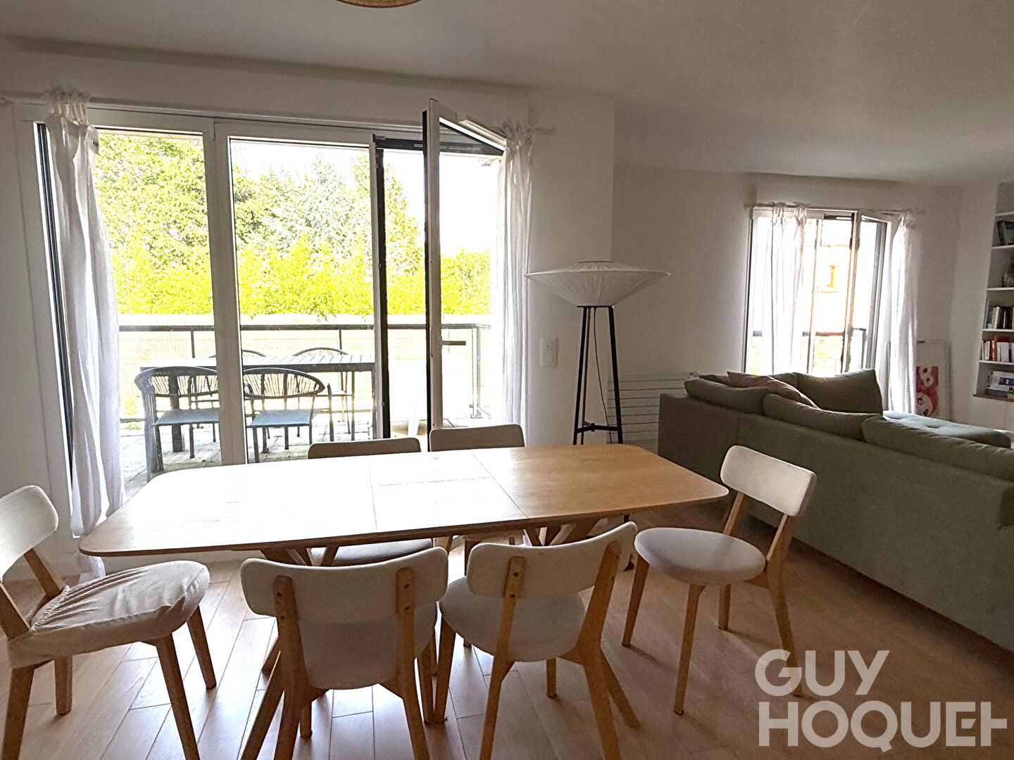 Appartement  duplex 5 pièce(s) 104 m2 avec terrasse