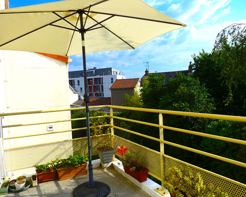 Appartement 5 pièces de 105 m² à vendre à SAINT SEBASTIEN SUR LOIRE (44230).