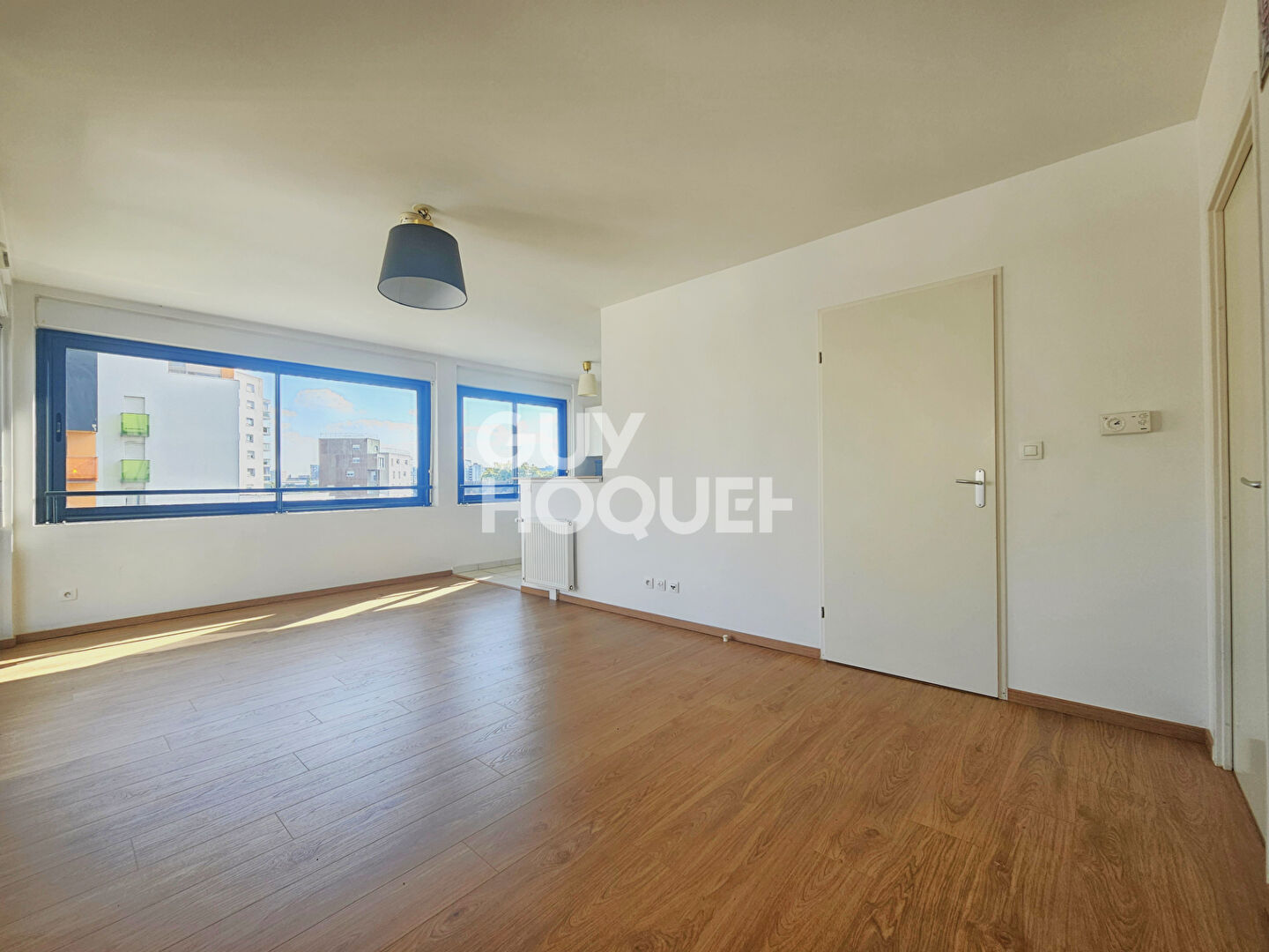 À VENDRE T2 - PROCHE GARE - STATIONNEMENT