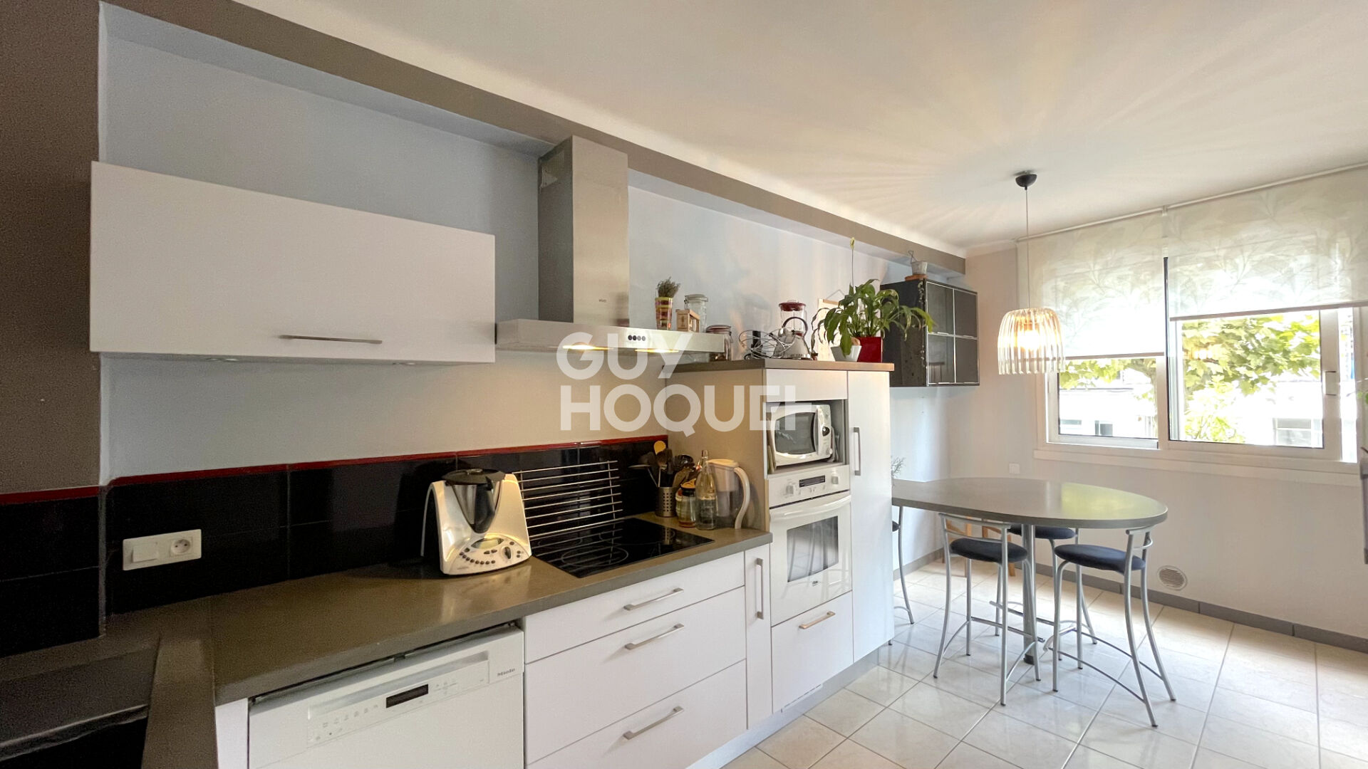 Charmant T3 avec balcon et grenier St Donatien