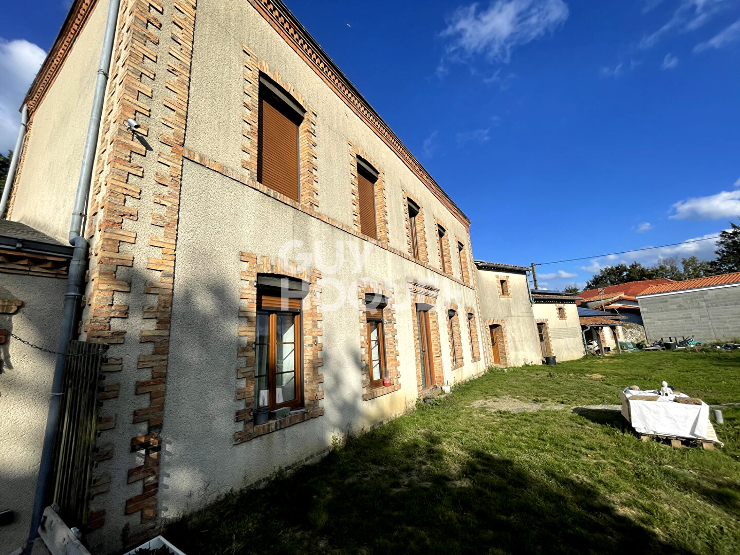 Maison Le May Sur Evre 16 pièce(s) 250 m2