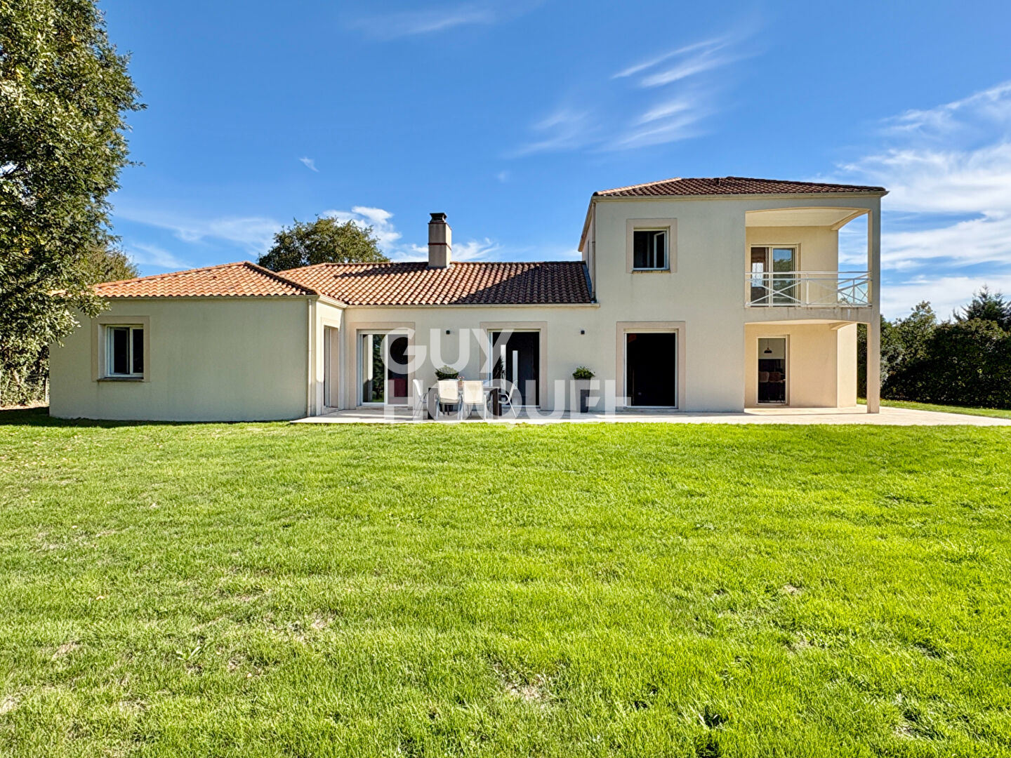 Maison familiale 4 chambres + bureau - Bourg