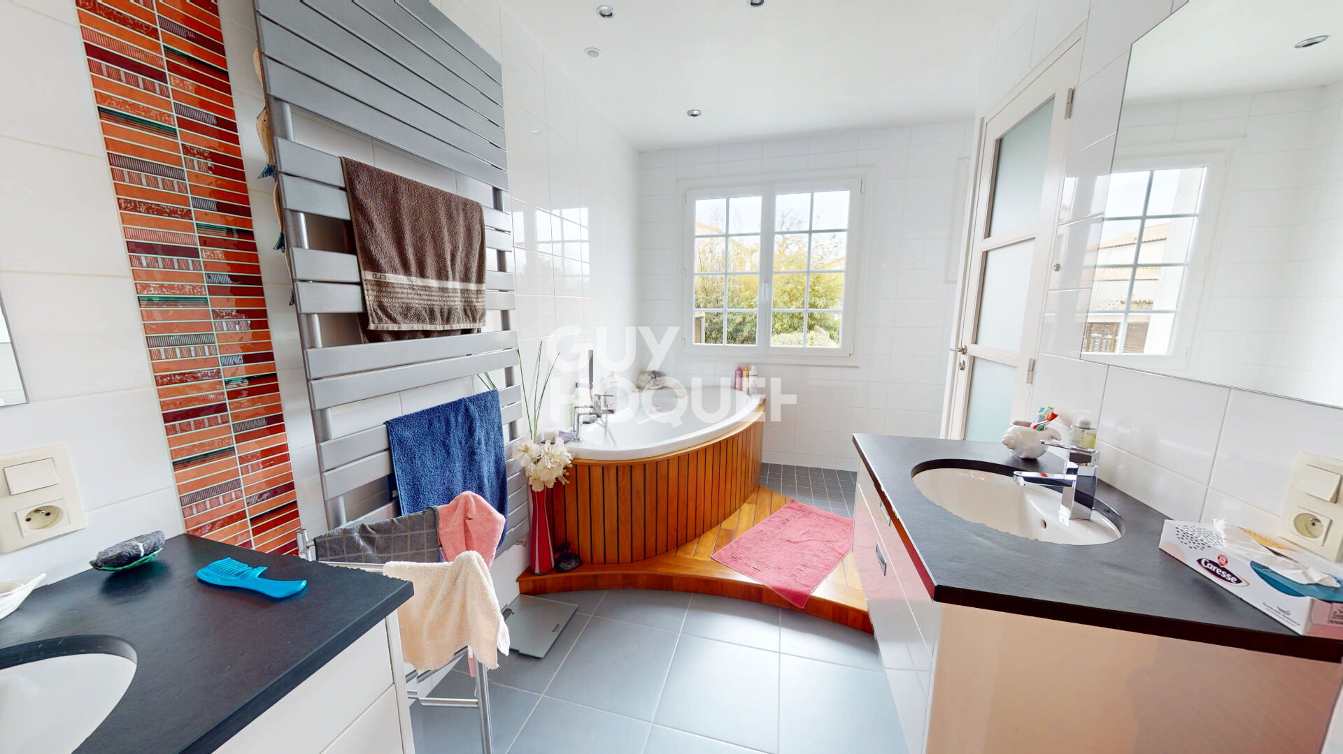 Maison familiale 142 m² à Basse-Goulaine - Jardin et terrasse avec pergola