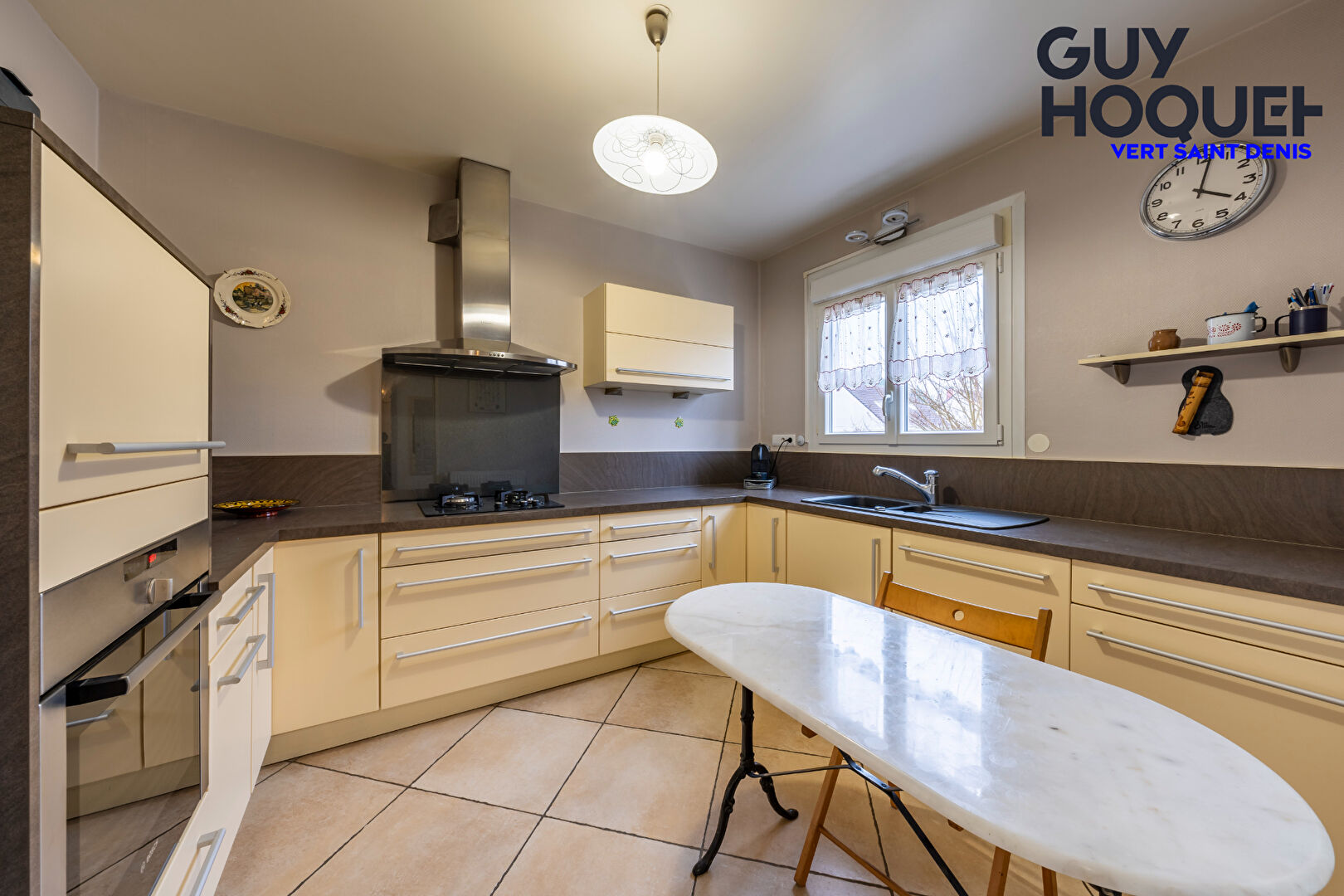 Maison Vert Saint Denis 6 pièces 130.7 m2 avec chambre au REZ-DE-CHAUSSEE