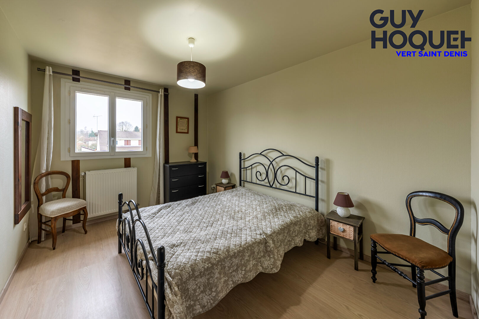 Maison Vert Saint Denis 6 pièces 130.7 m2 avec chambre au REZ-DE-CHAUSSEE