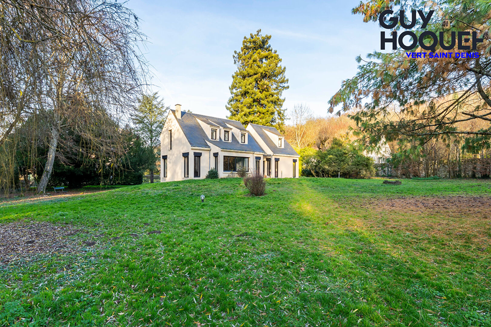 Maison d'architecte  214 m² sur parc de 7 400 m²  Seine-Port