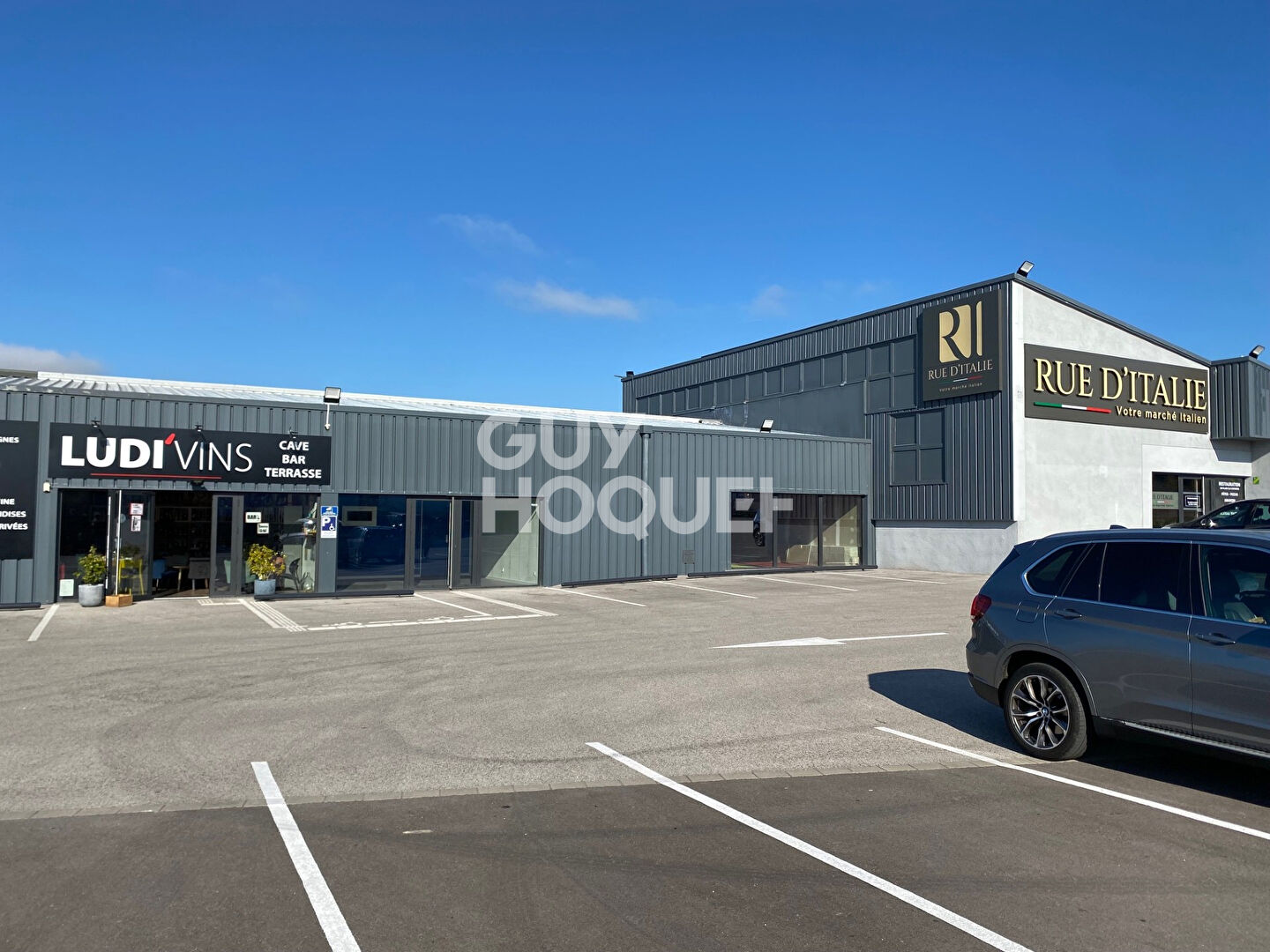 Local commercial Pusey223 m2