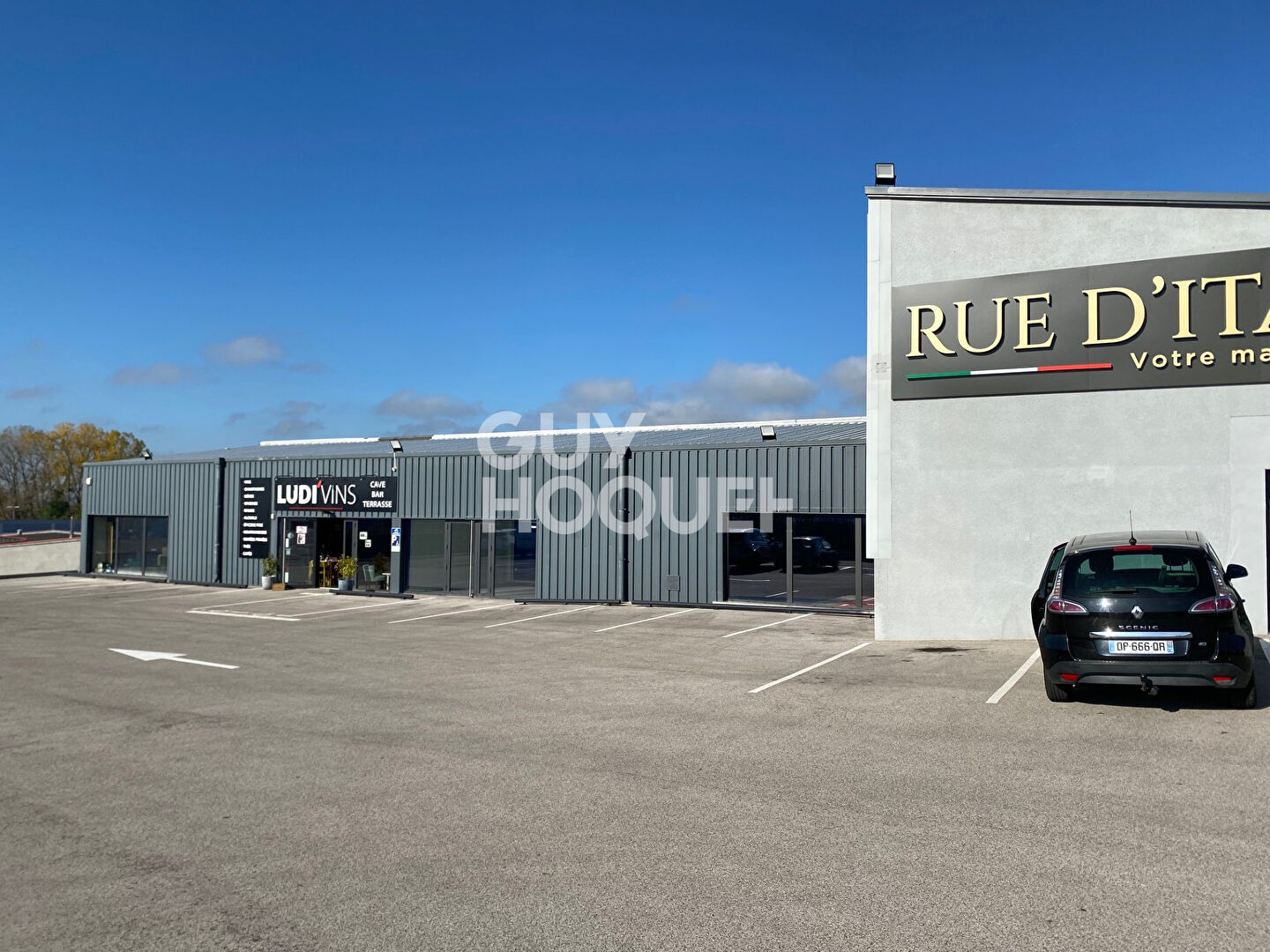 Local commercial Pusey223 m2
