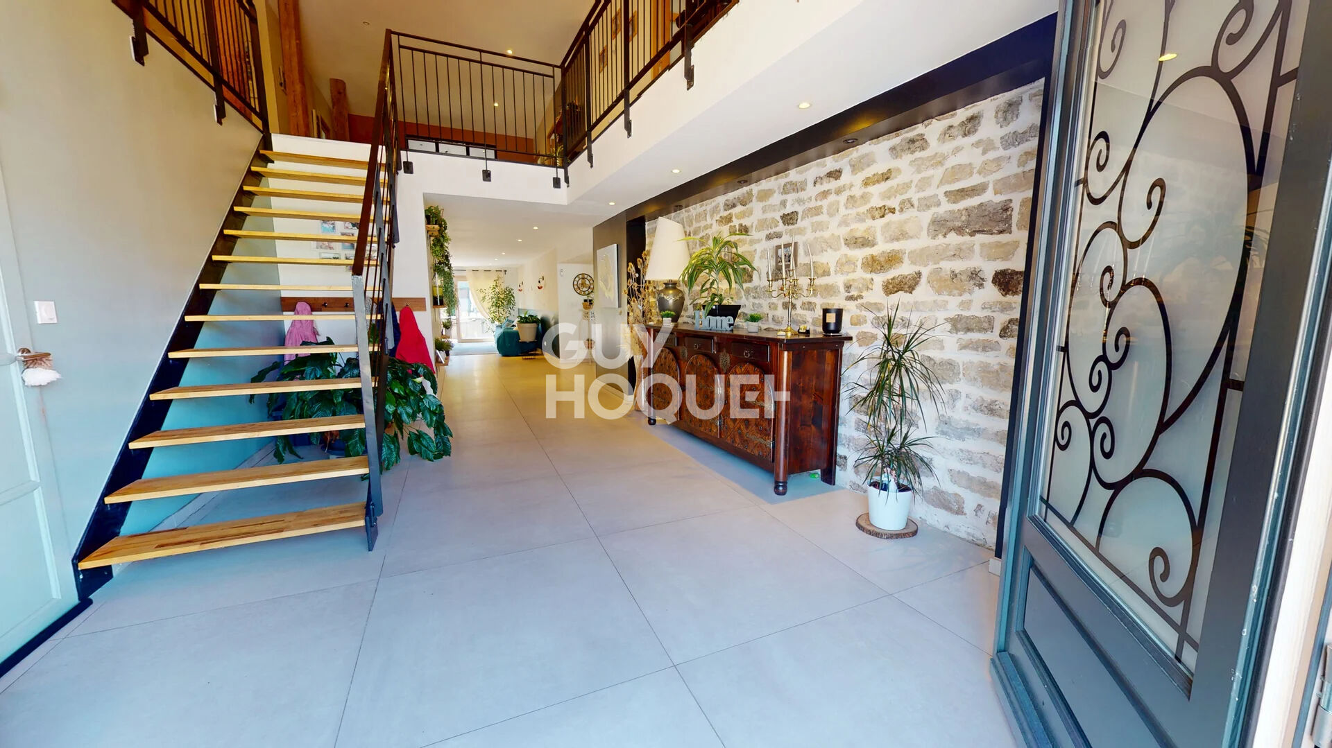 Ancien corps de ferme rénové 281 m²