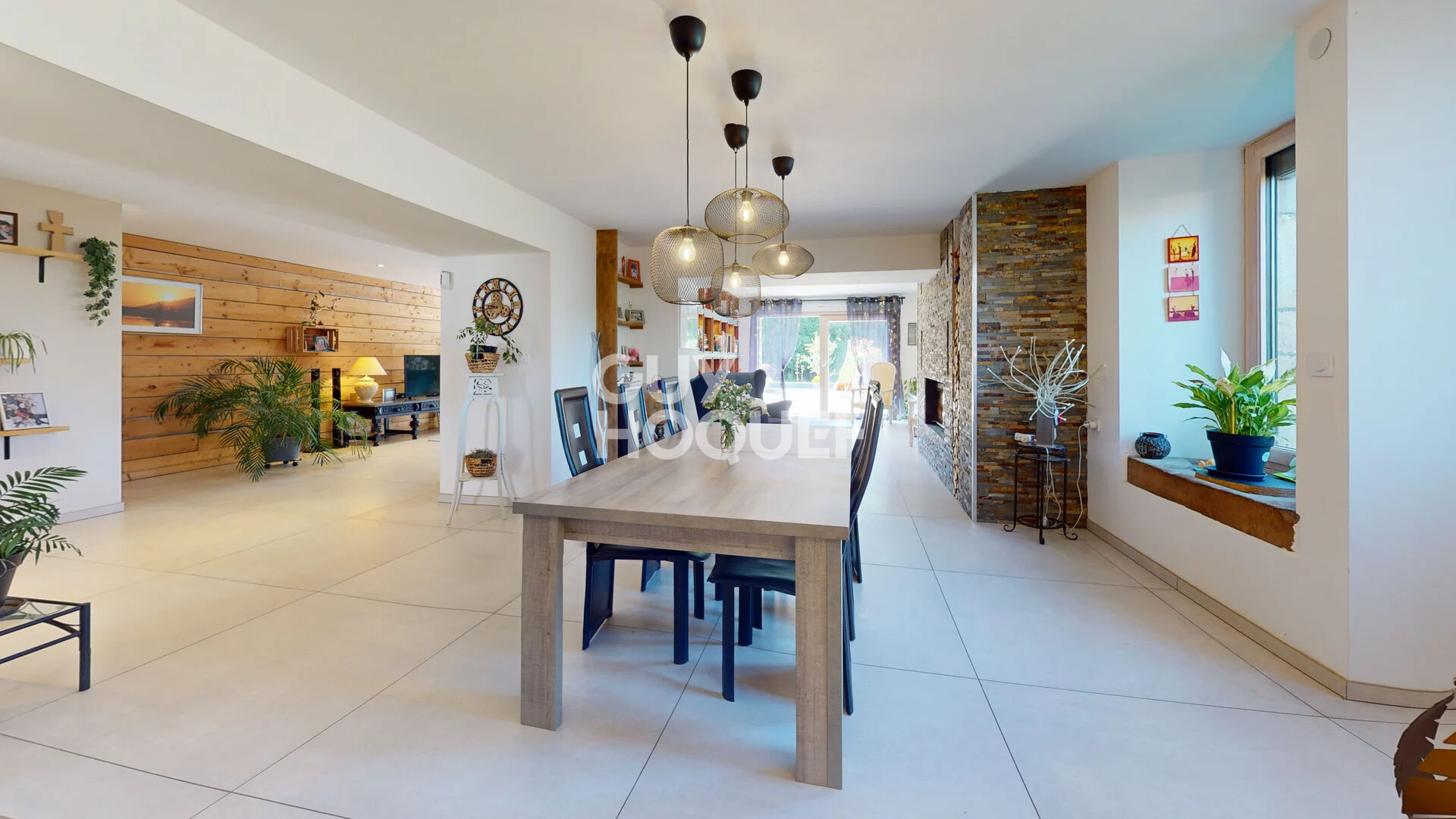 Ancien corps de ferme rénové 281 m²