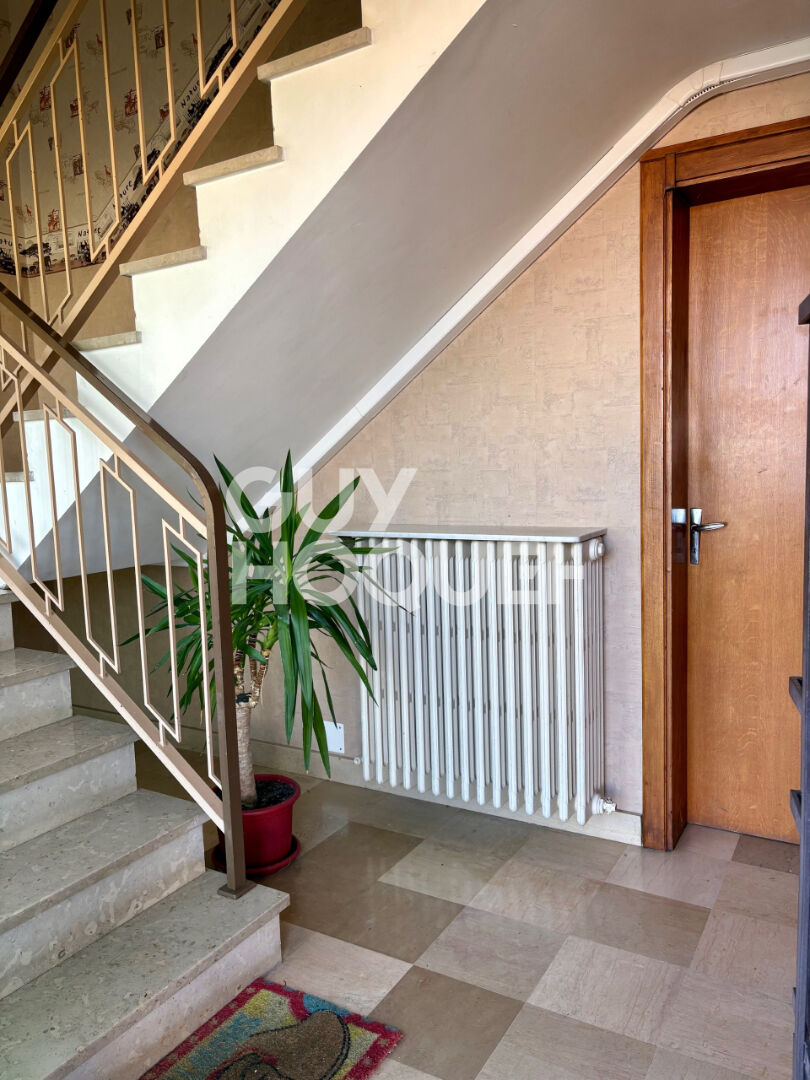 IMMEUBLE DE RAPPORT à NAVENNE