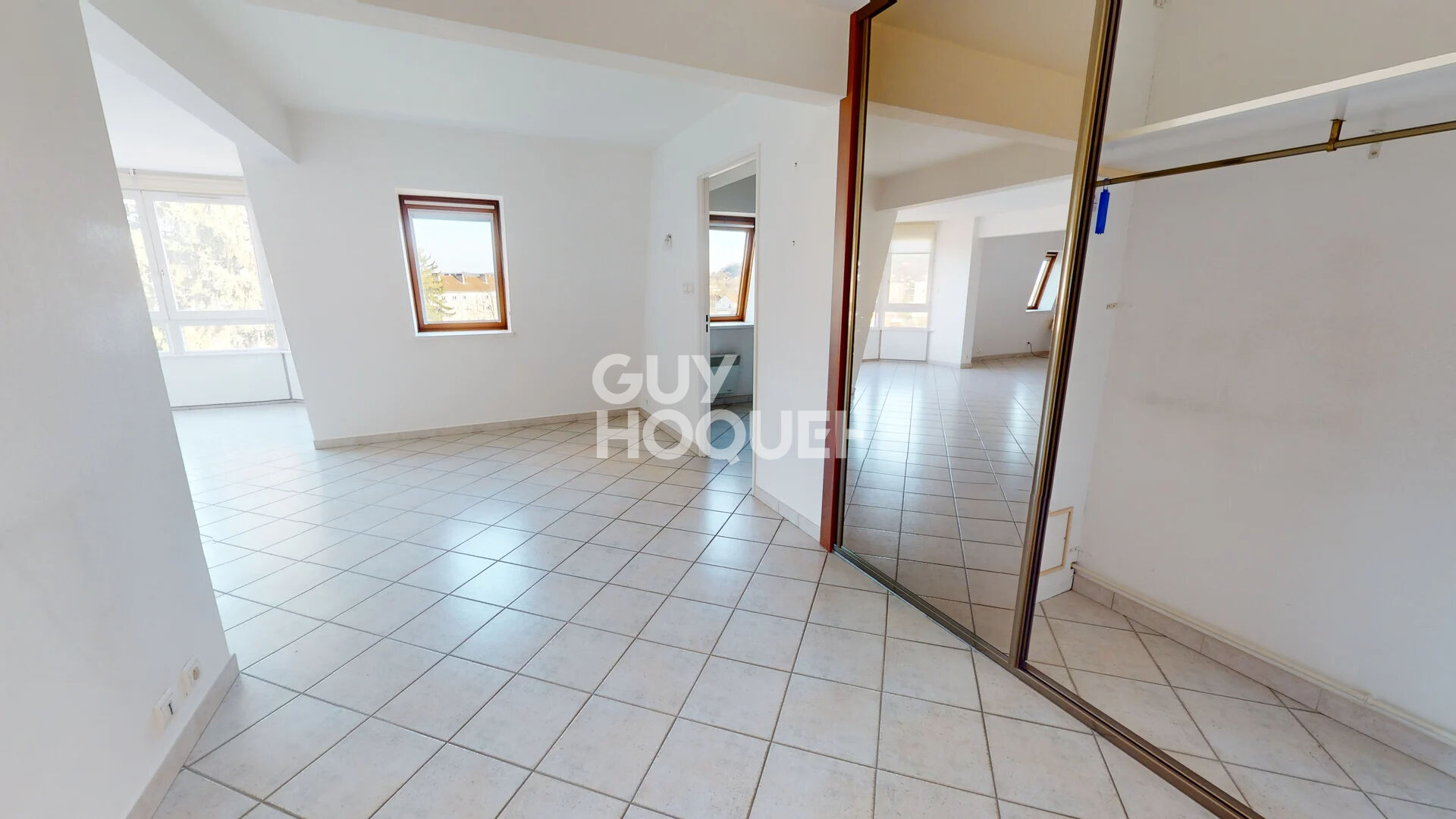 Duplex Vesoul 5 pièce(s) dernier étage avec grande terrasse