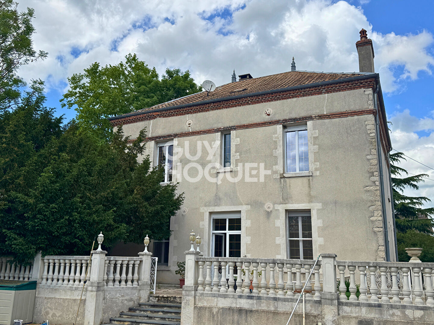 Maison de maître + maison secondaire Sornay