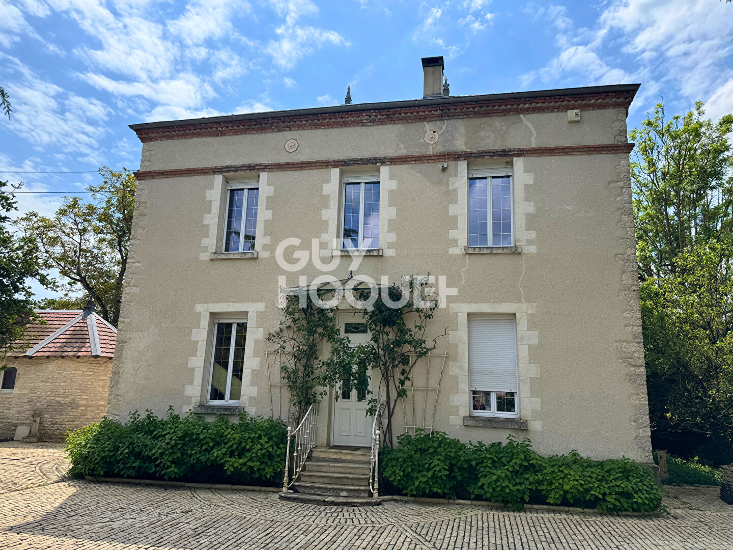 Maison de maître + maison secondaire Sornay