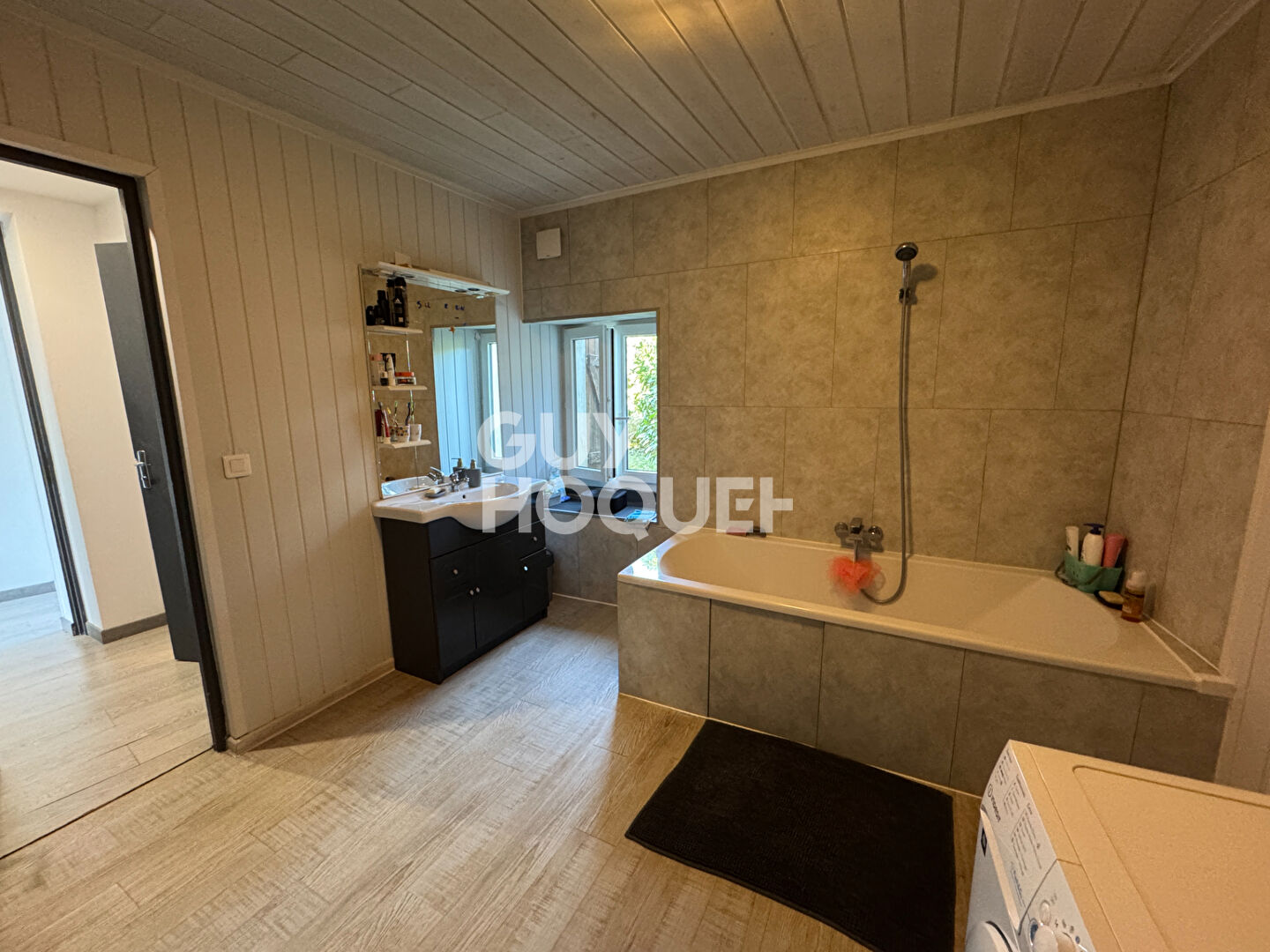 Maison Pouilley Francais 5 pièce(s) 220 m2