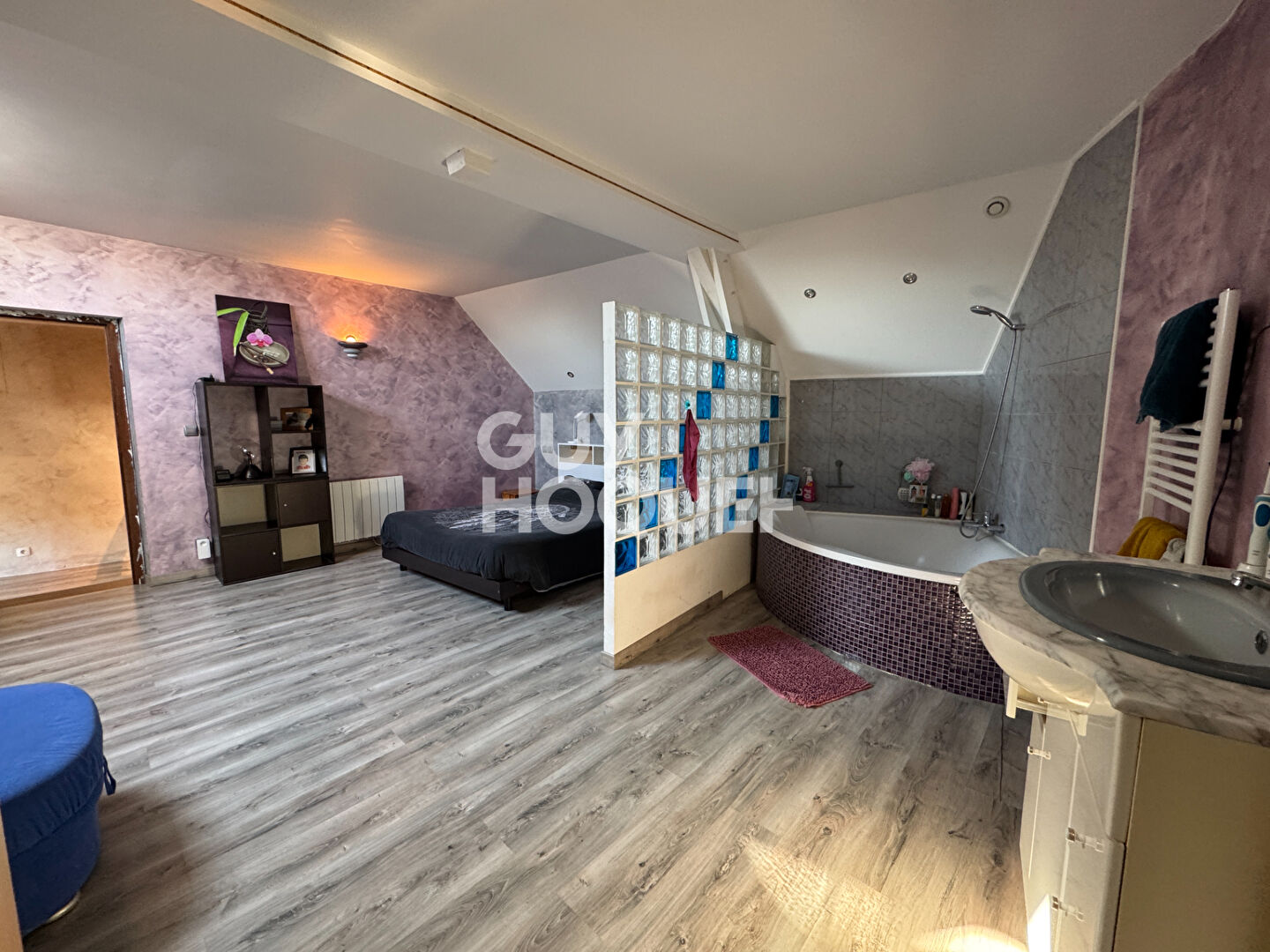 Maison Pouilley Francais 5 pièce(s) 220 m2