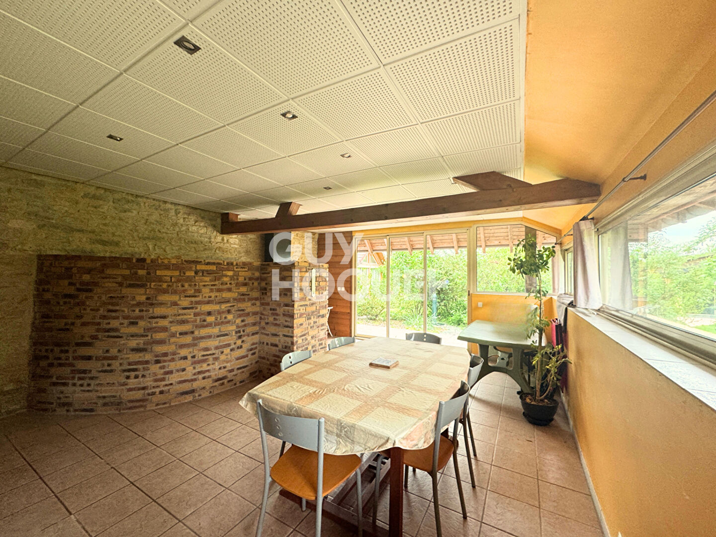 Maison et gite Oussieres 9 chambres