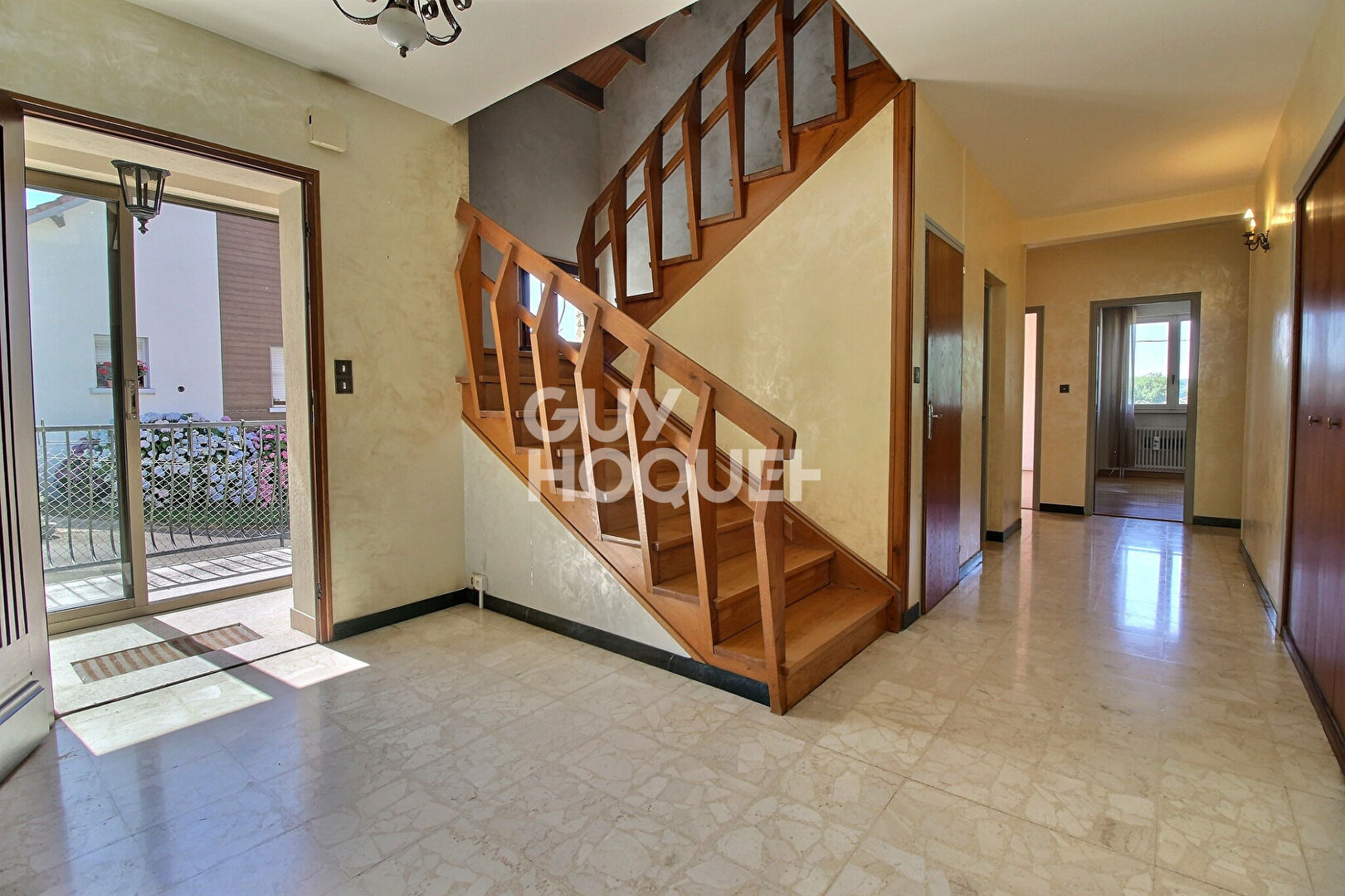 Grande Maison Familiale à FRAISANS