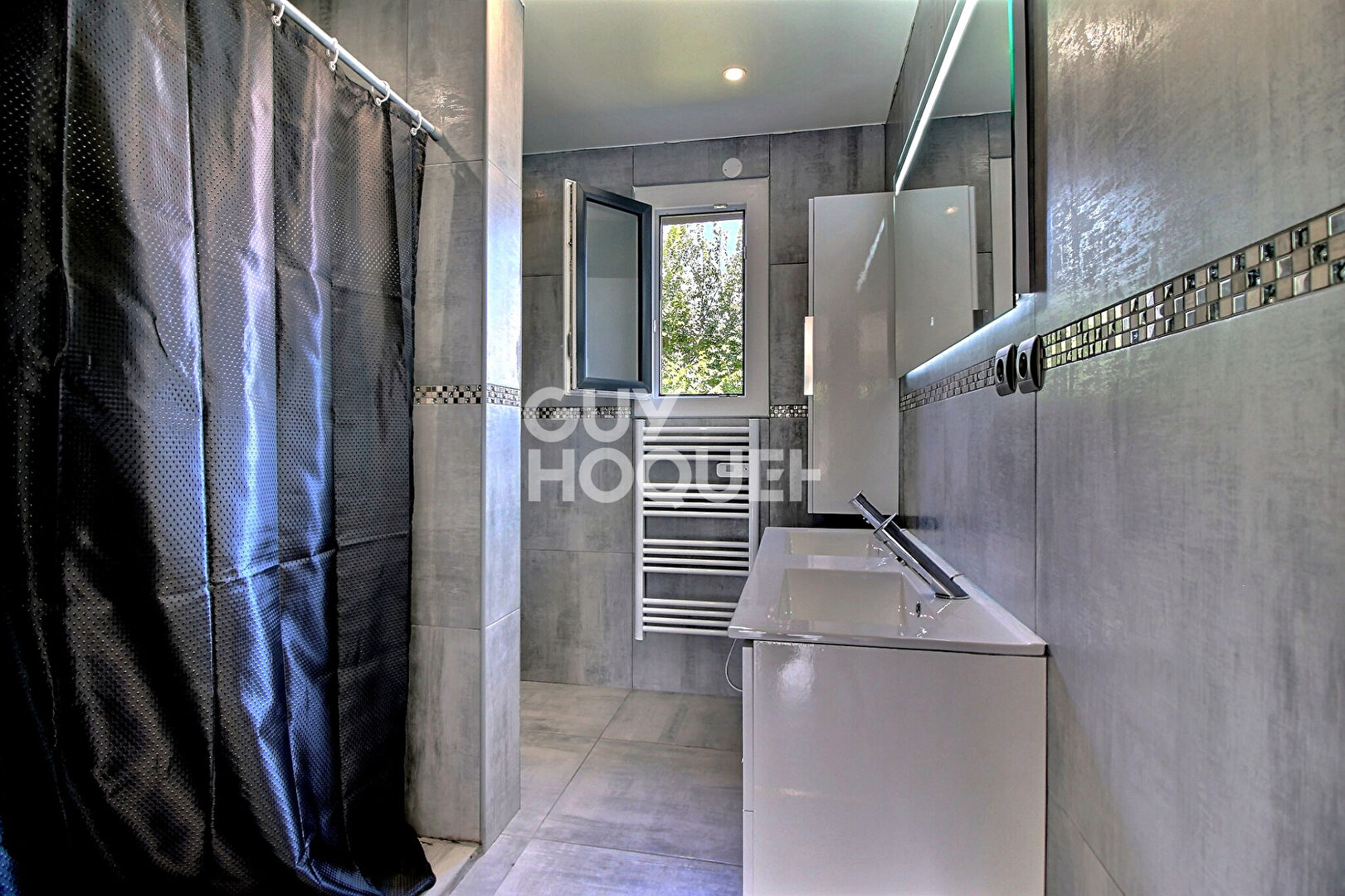 Maison rénovée à Lantenne Vertiere