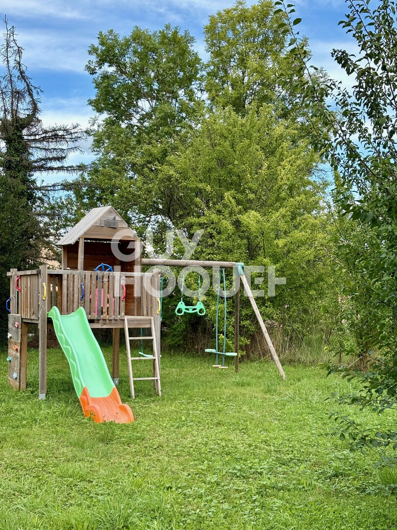 Maison à vendre à Vaivre-et-Montoille - 5 pièces, 3 chambres