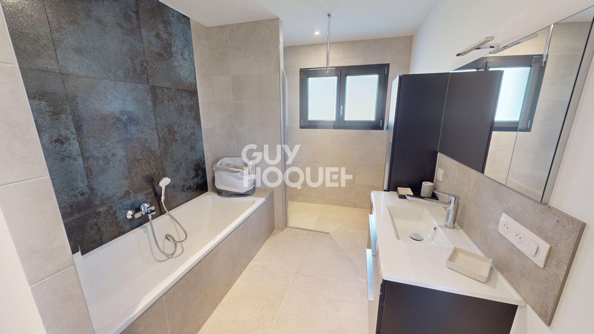 Maison neuve meublée de plain pied 5 pièces 117 m²