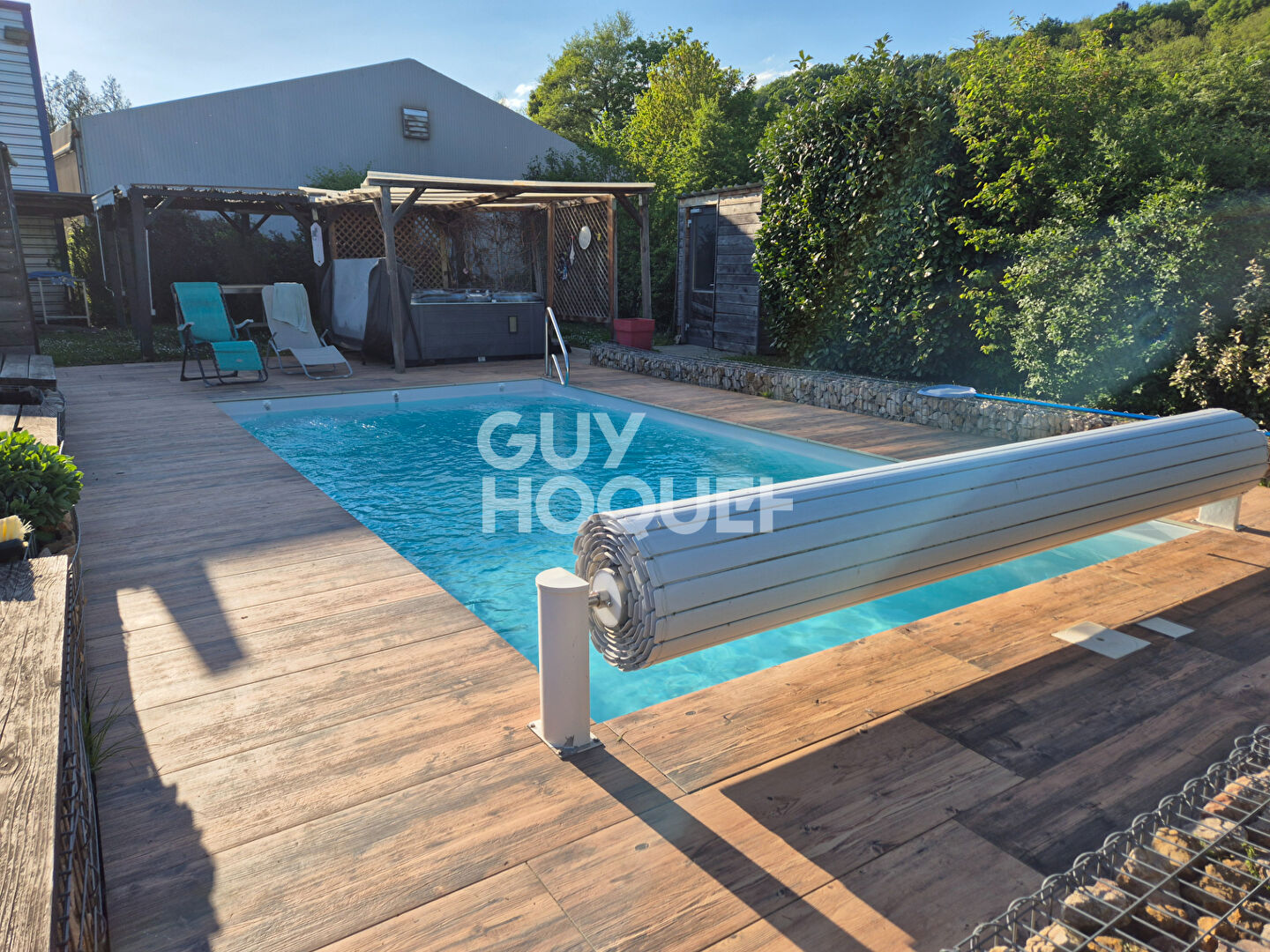 Ensemble immobilier 288 m² avec hangar de 250 m² sur 26 ares