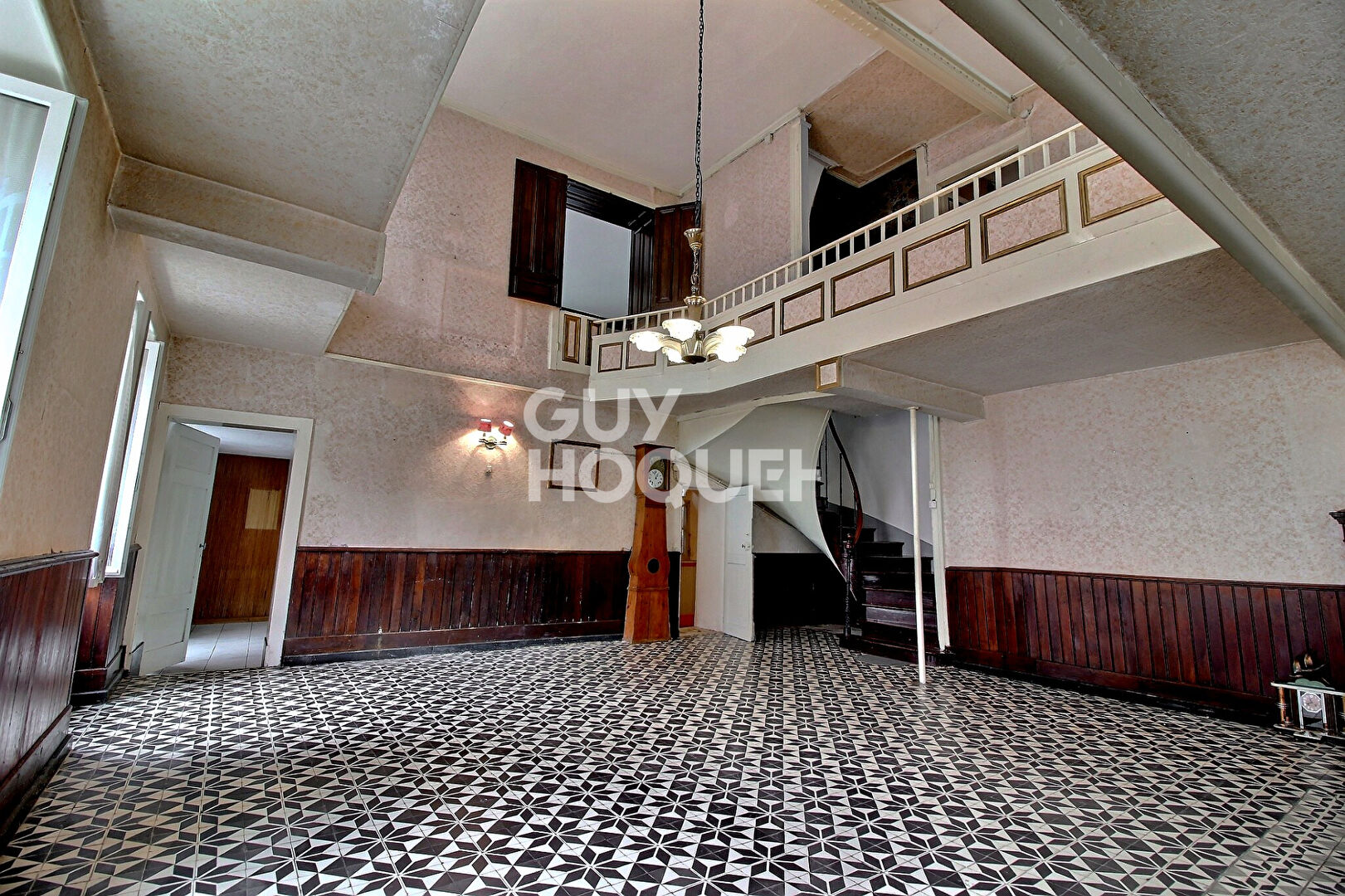 Maison de Maitre 13 pièces à FRAISANS