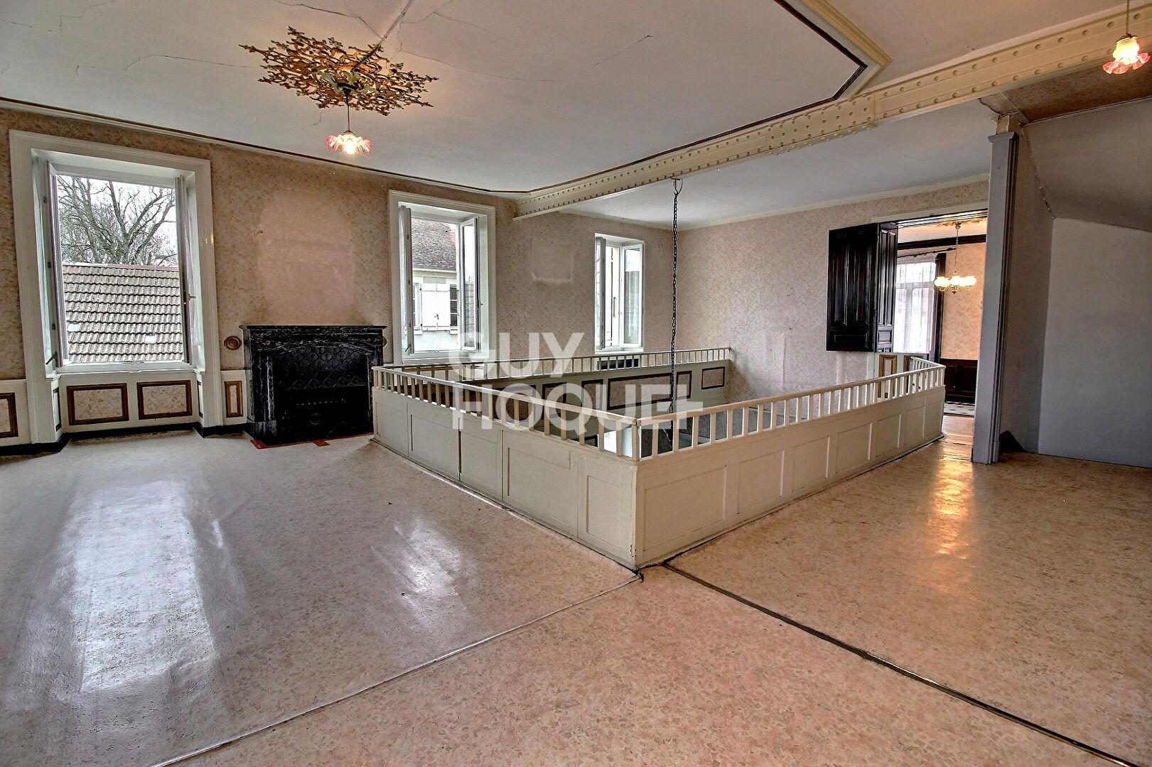 Maison de Maitre 13 pièces à FRAISANS