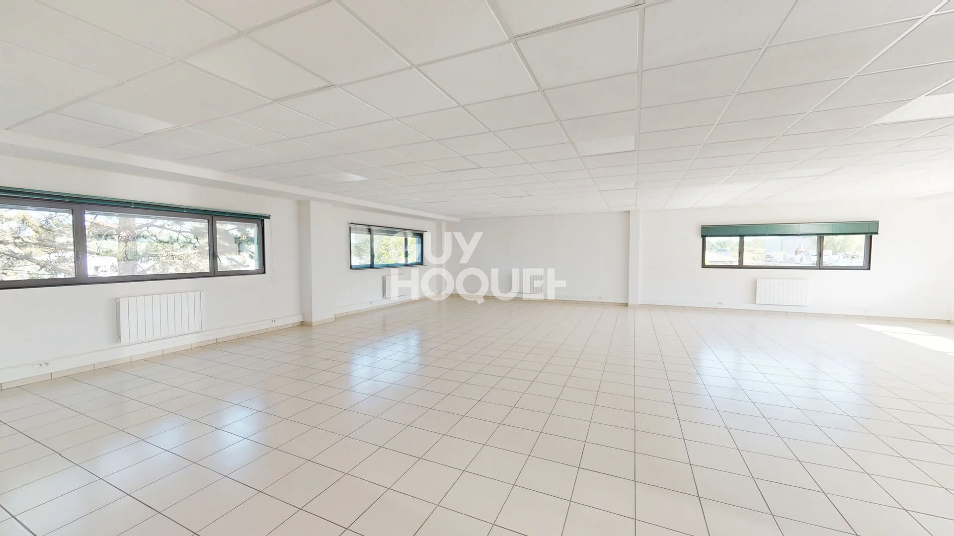 IMMEUBLE TERTIAIRE 700 m² ? INVESTISSEMENT CLÉS EN MAIN