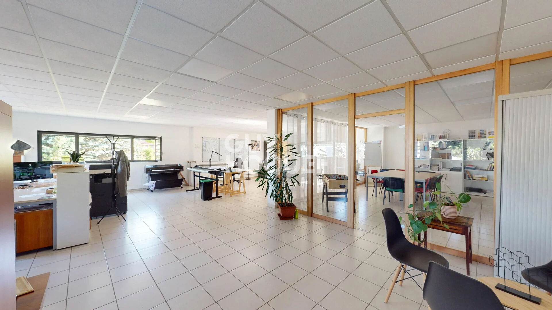 IMMEUBLE TERTIAIRE 700 m² ? INVESTISSEMENT CLÉS EN MAIN