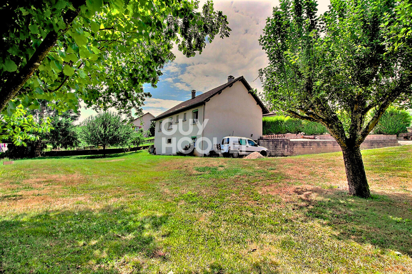 Maison de plain pied sur sous-sol à Lavangeot