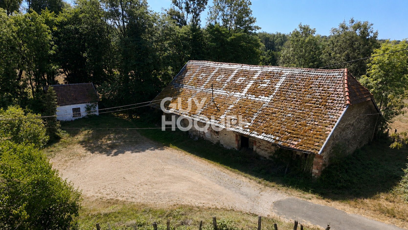 Ensemble immobilier de caractère avec ancien moulin à Larivière