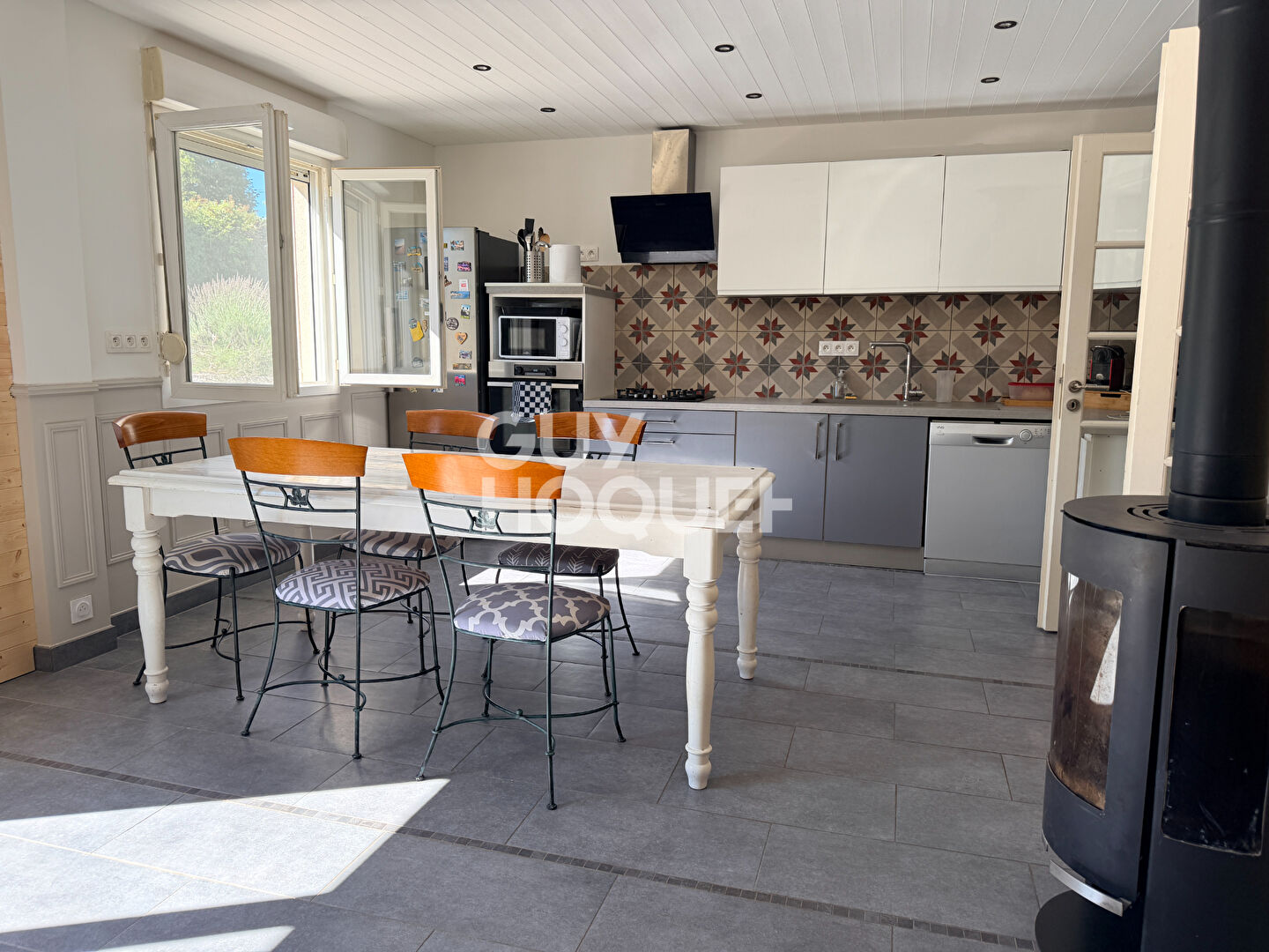 Maison familiale ou investissement ? 188 m² ? Piscine (Hauteurs de Besançon)