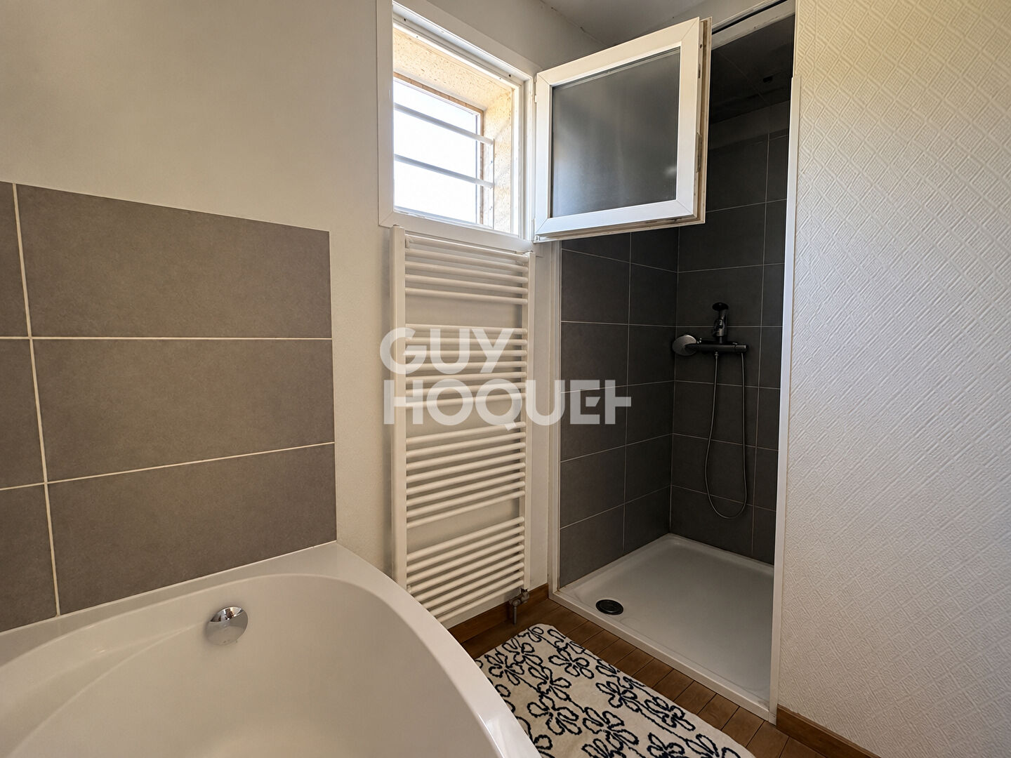 Maison familiale ou investissement ? 188 m² ? Piscine (Hauteurs de Besançon)